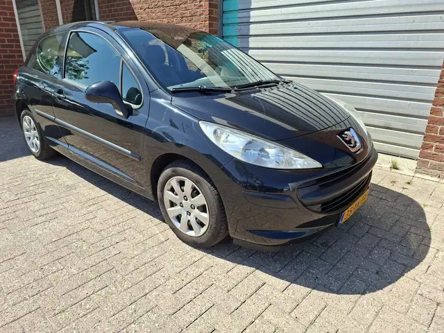 Peugeot 207 view 2