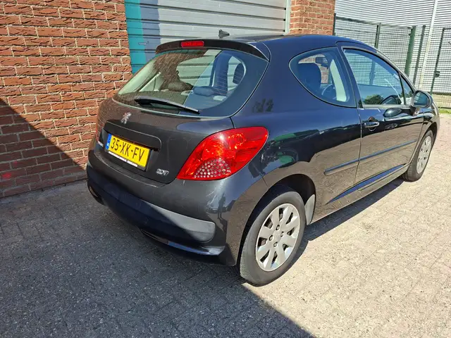 Peugeot 207 view 8