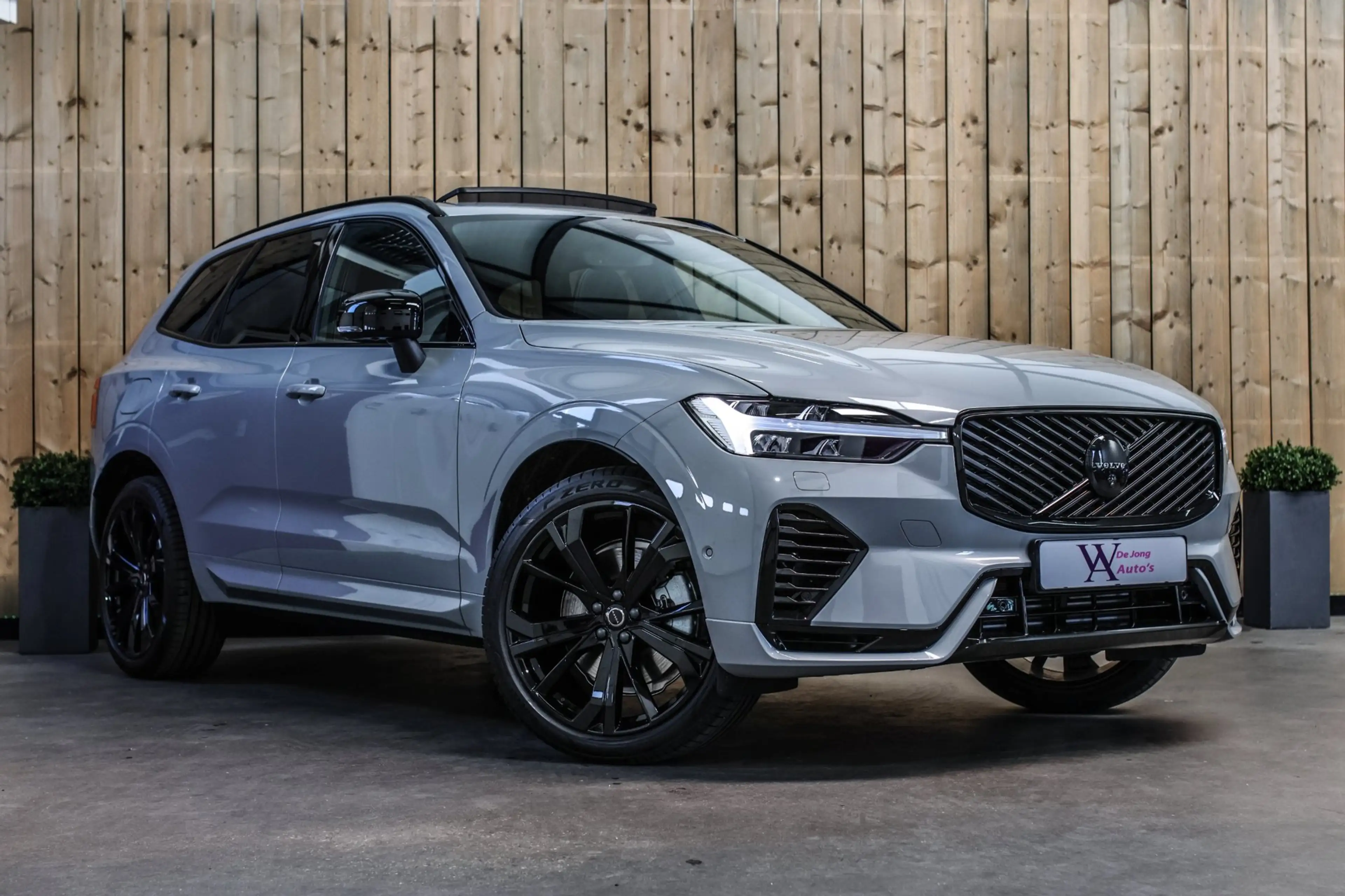 Volvo XC60 2.0 T8 Plug-in hybrid AWD Ultra Black Edition *B&W — photo 15