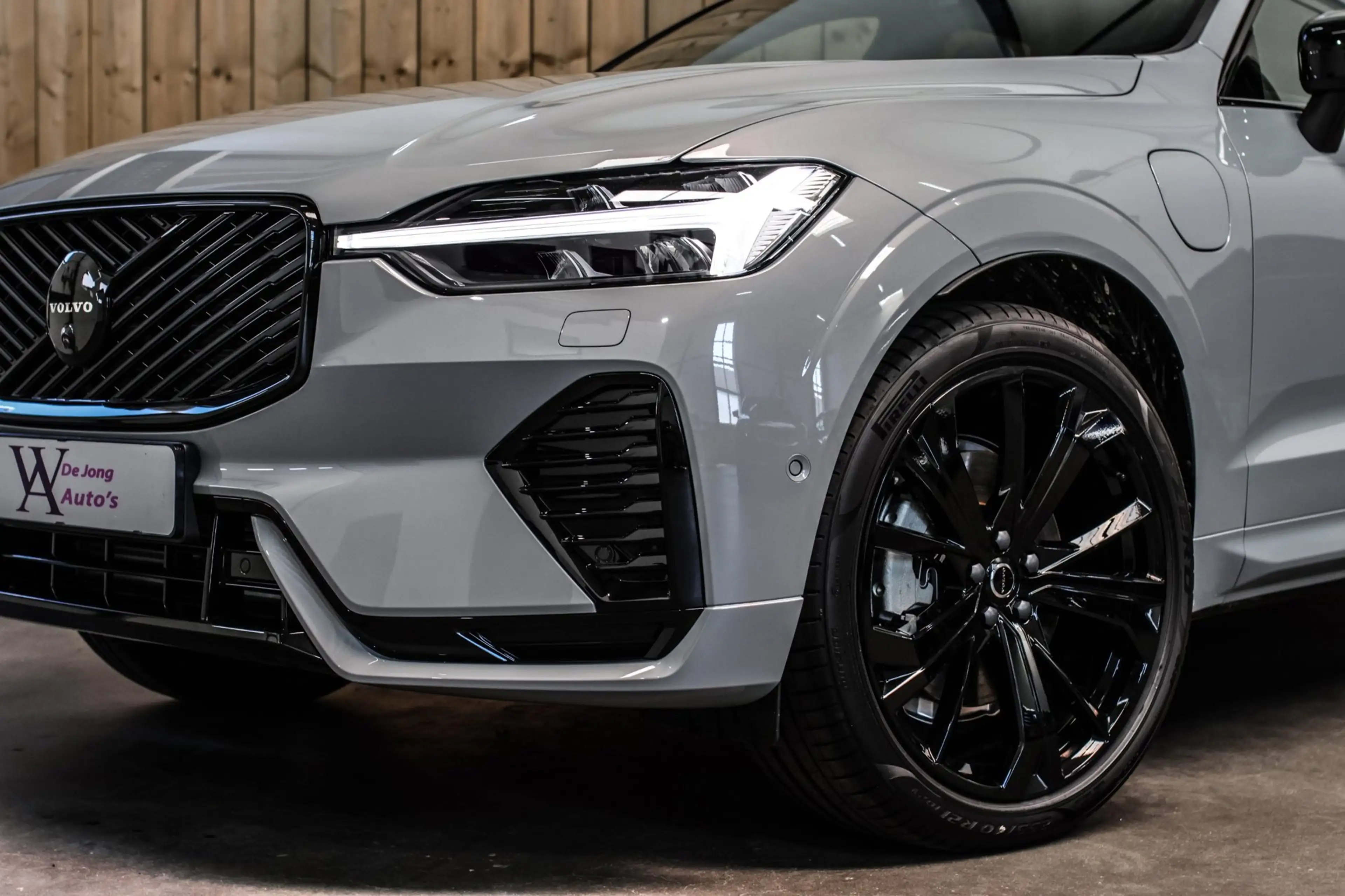 Volvo XC60 2.0 T8 Plug-in hybrid AWD Ultra Black Edition *B&W — photo 6
