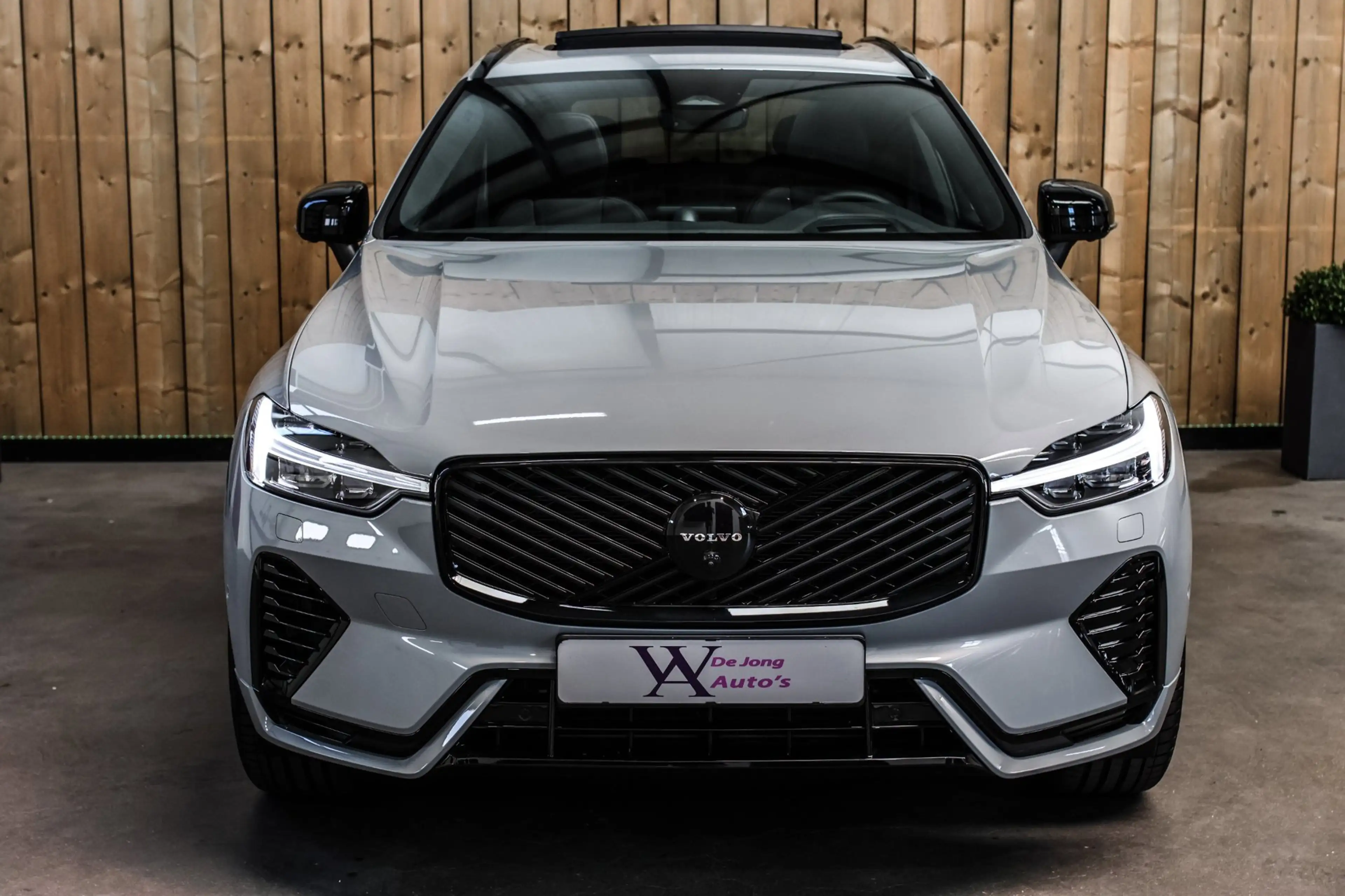 Volvo XC60 2.0 T8 Plug-in hybrid AWD Ultra Black Edition *B&W — photo 8