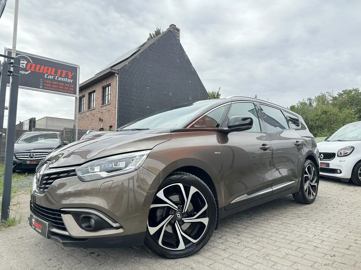Renault Grand Scenic 160PK BOSE EDITION AUTOMAAT 7zitpl FULL OPTION Bruin - 1