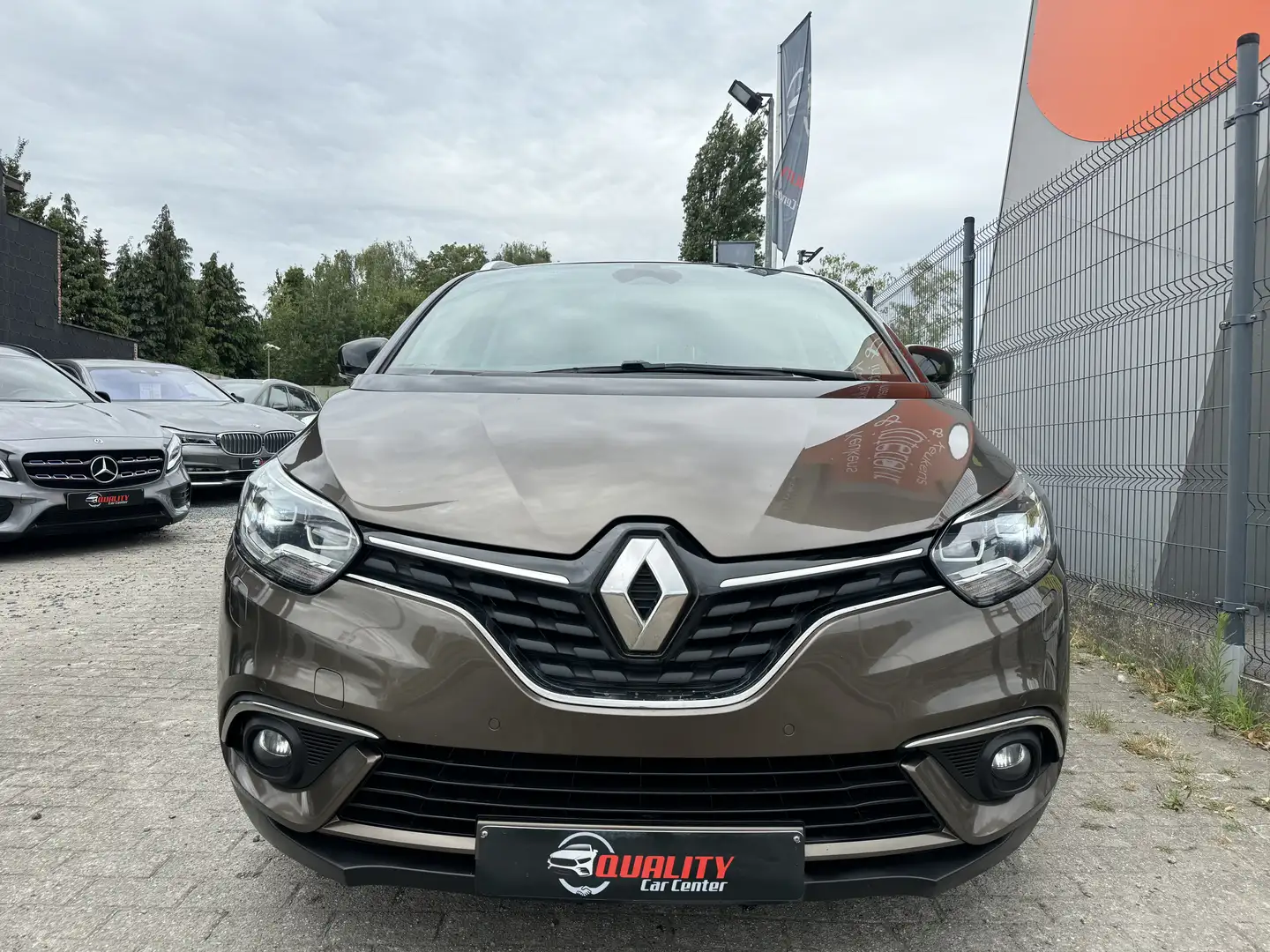Renault Grand Scenic 160PK BOSE EDITION AUTOMAAT 7zitpl FULL OPTION Bruin - 2