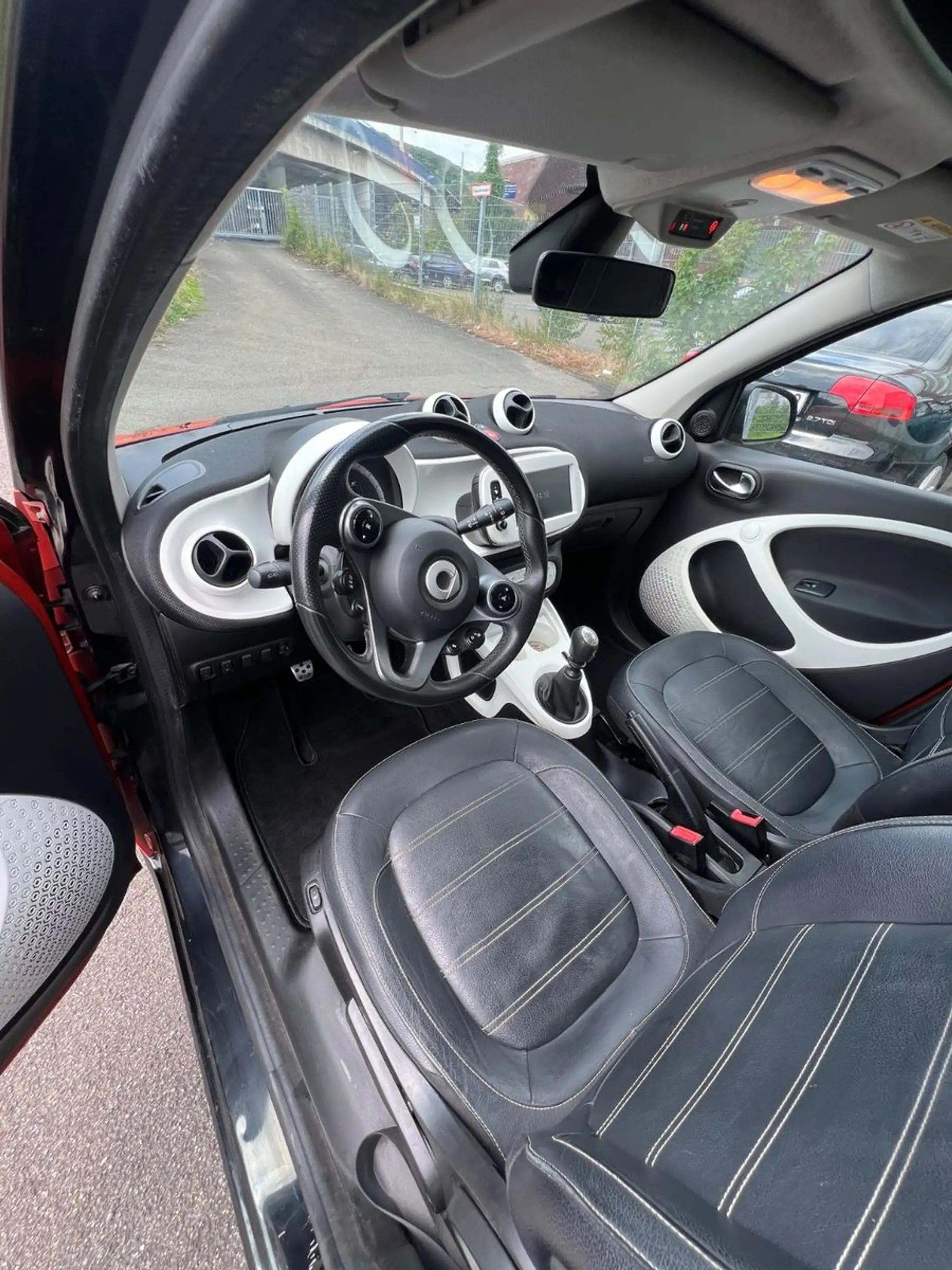 smart forFour Prime , Leder, Kamera, spurhalteassisten — photo 10