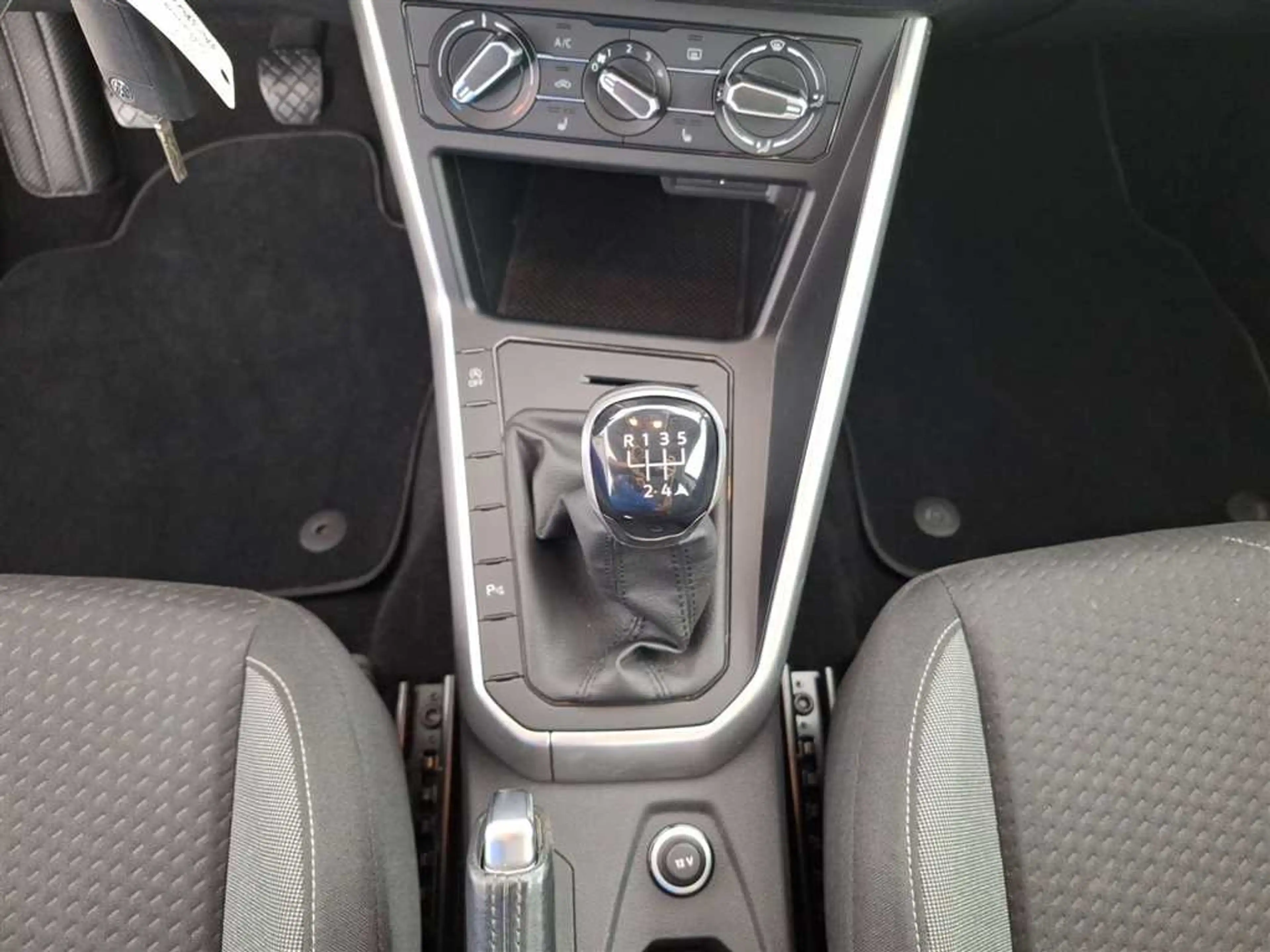 Volkswagen Polo Life 1.0 TSI — photo 15