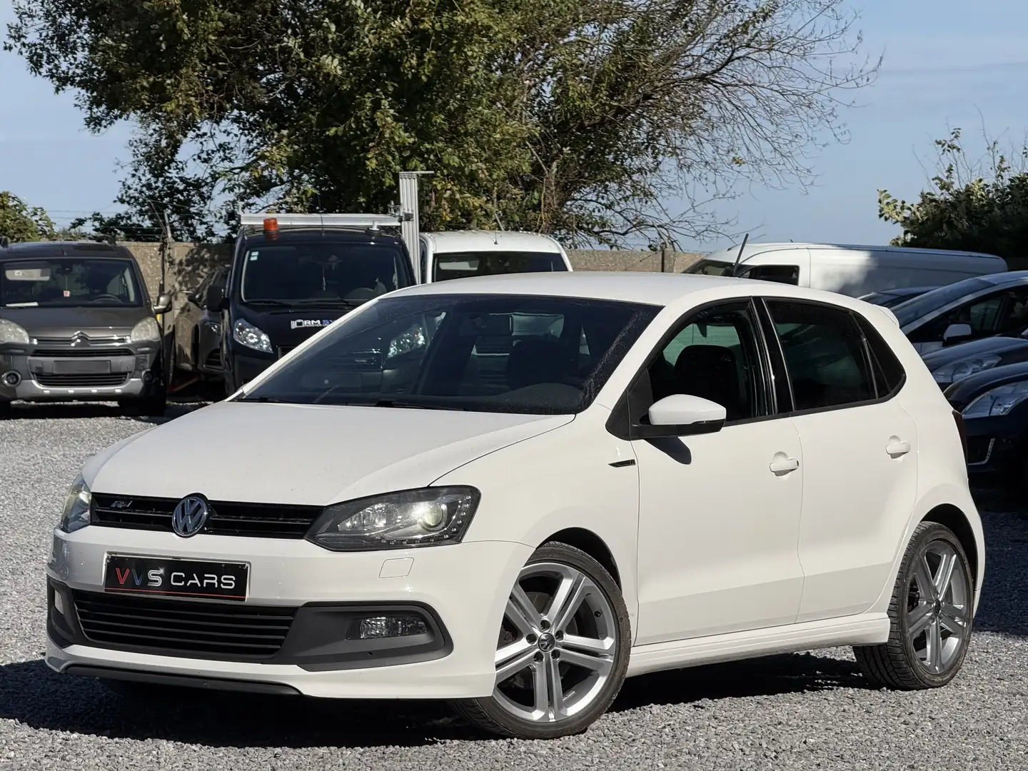 Volkswagen Polo 1.6 CR TDi Highline - R-LINE - 2013 - NAVI - XENON - 1
