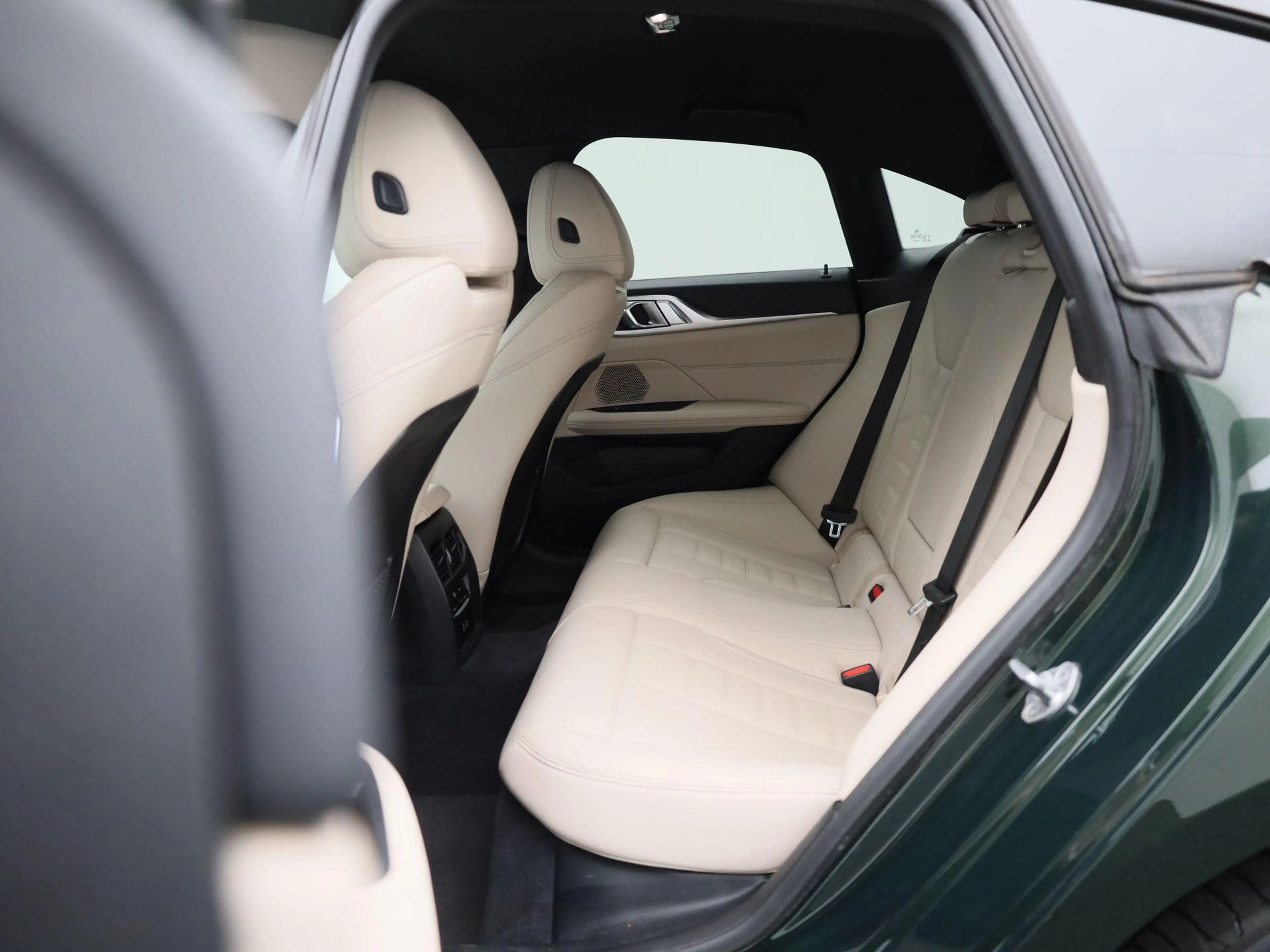BMW i4 eDrive40 High Executive 84 kWh — photo 12