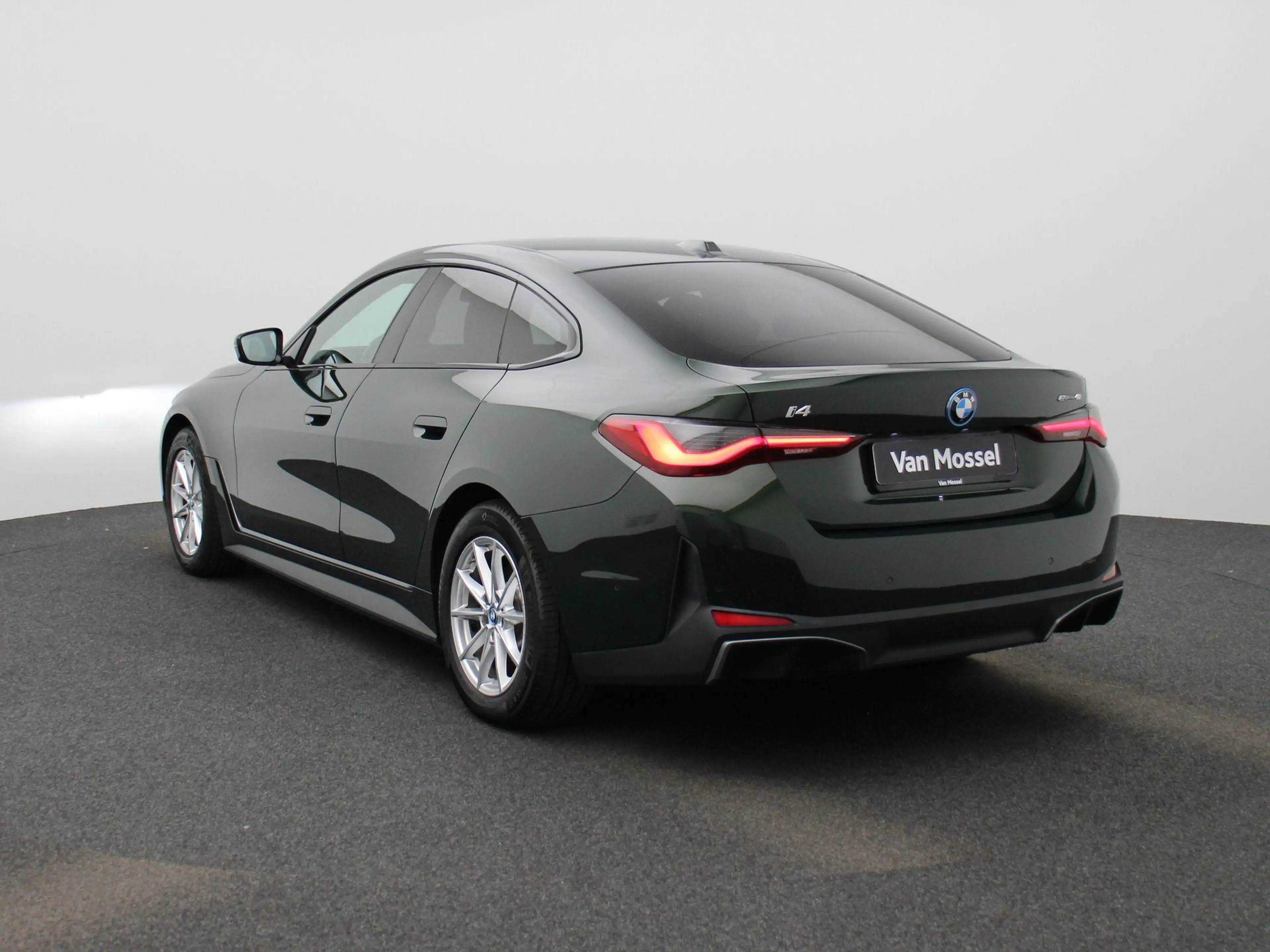 BMW i4 eDrive40 High Executive 84 kWh — photo 2