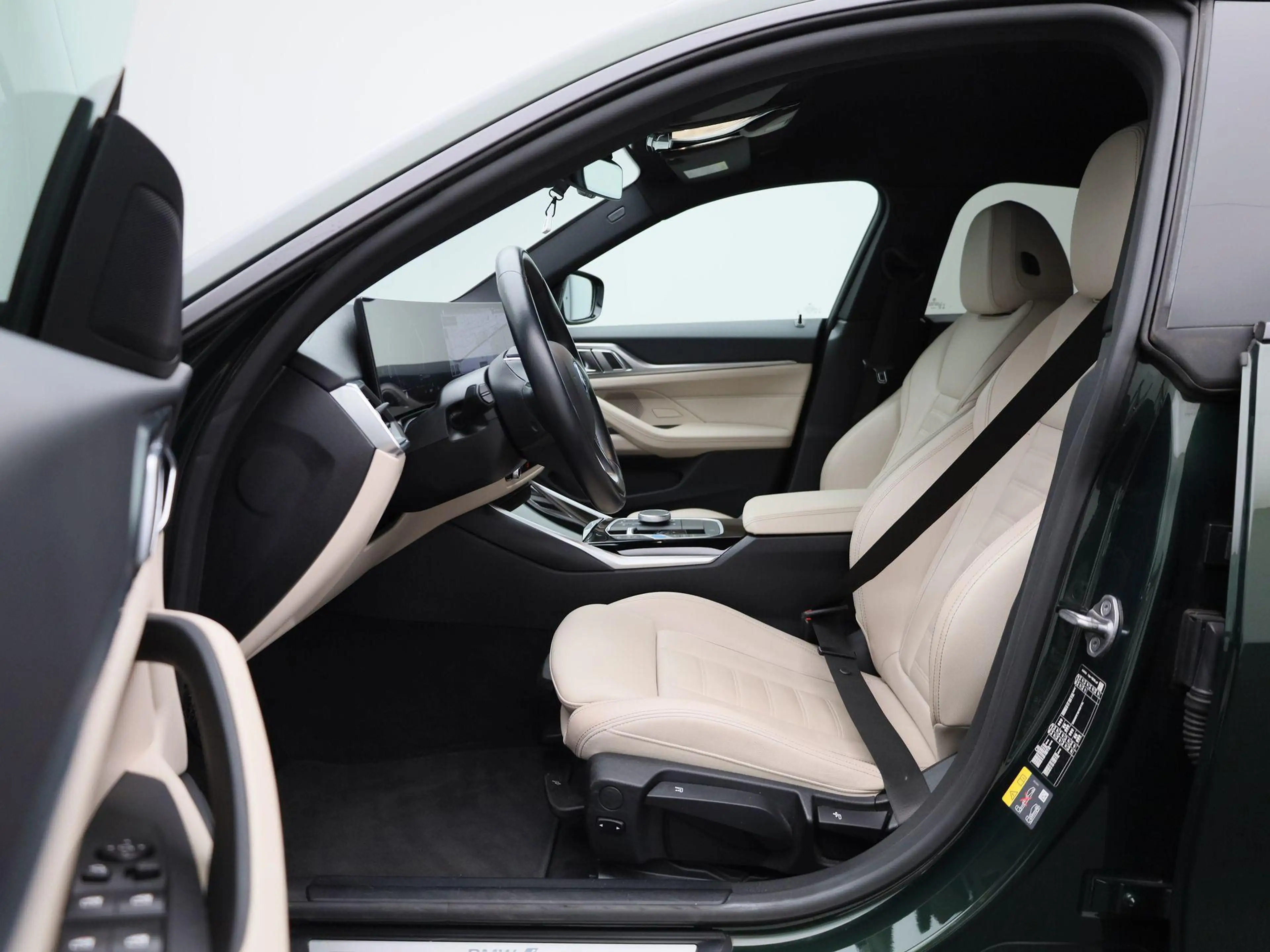 BMW i4 eDrive40 High Executive 84 kWh — photo 11