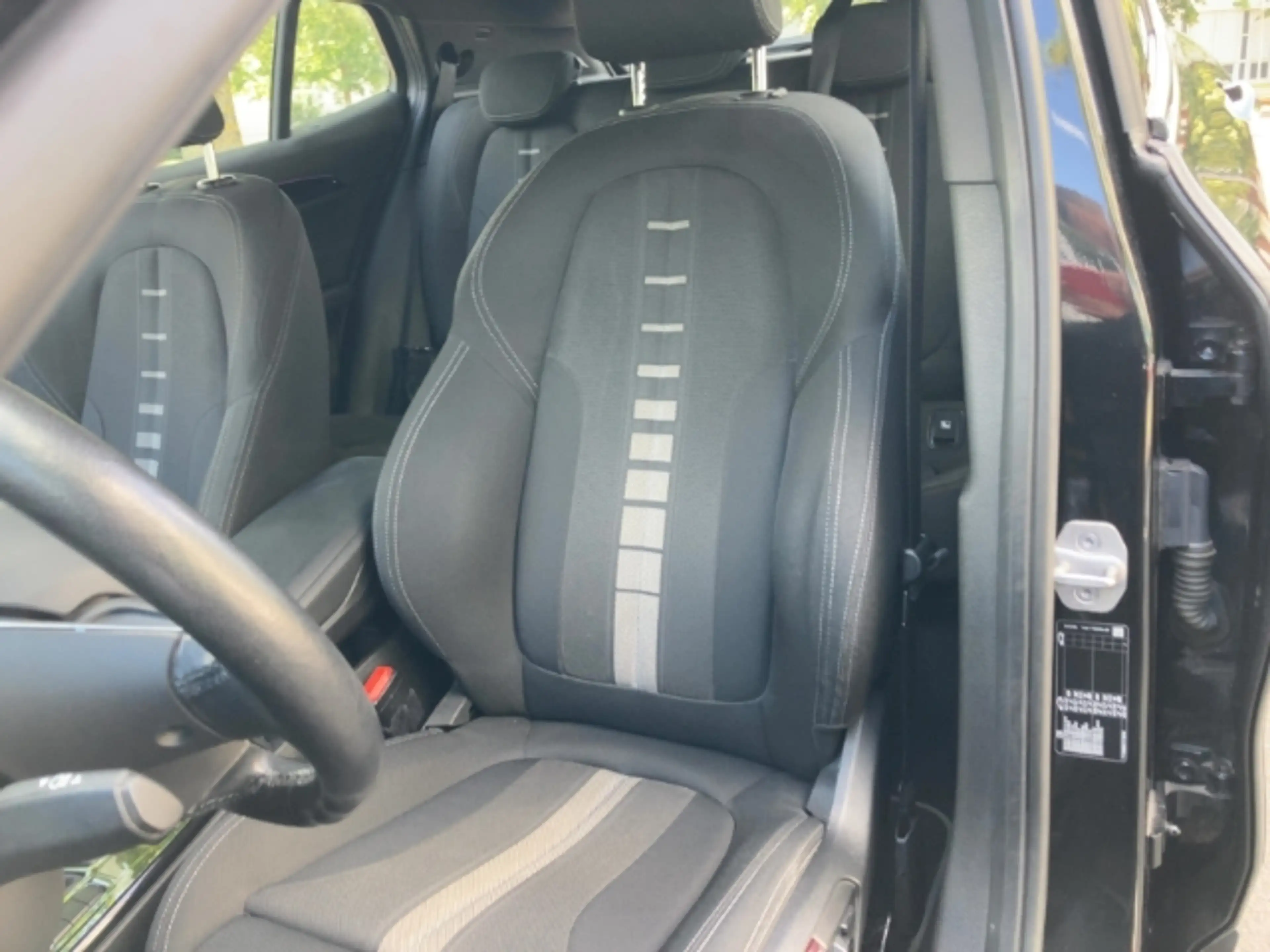 BMW X2 sDrive18d HUD Navi Memory Sitze Soundsystem LED AC — photo 6