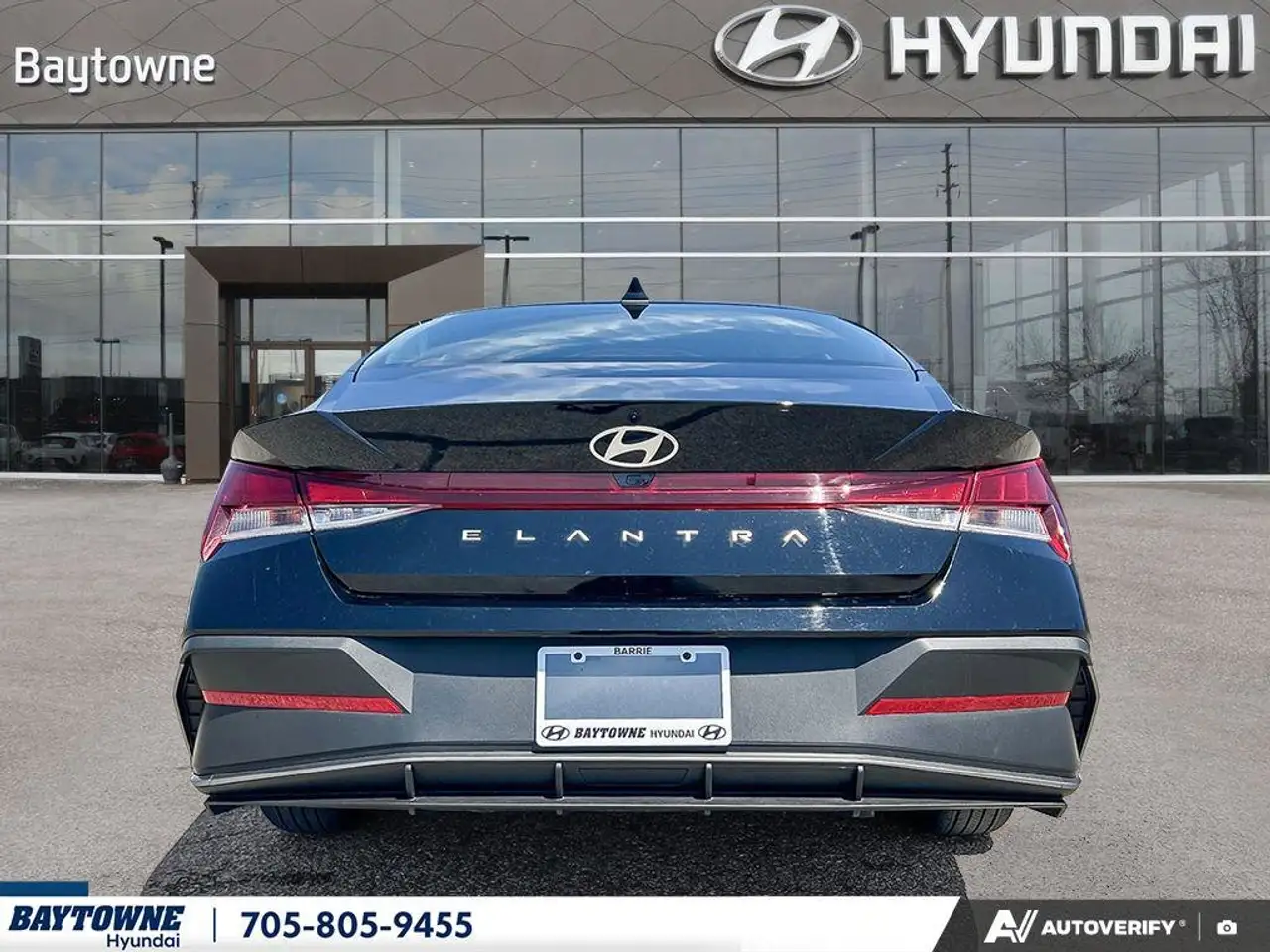 Hyundai ELANTRA снимка Hyundai ELANTRA