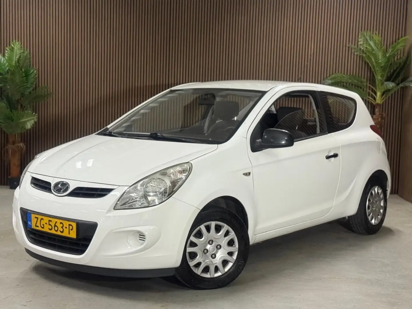 Hyundai i20 1.2i. Nieuw Dist.KETTING Wit - 1