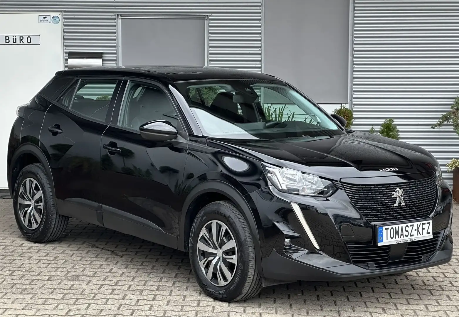 Peugeot 2008 1.5 BlueHDi 110 Active*Tempo*S/S*Insp.NEU Schwarz - 1