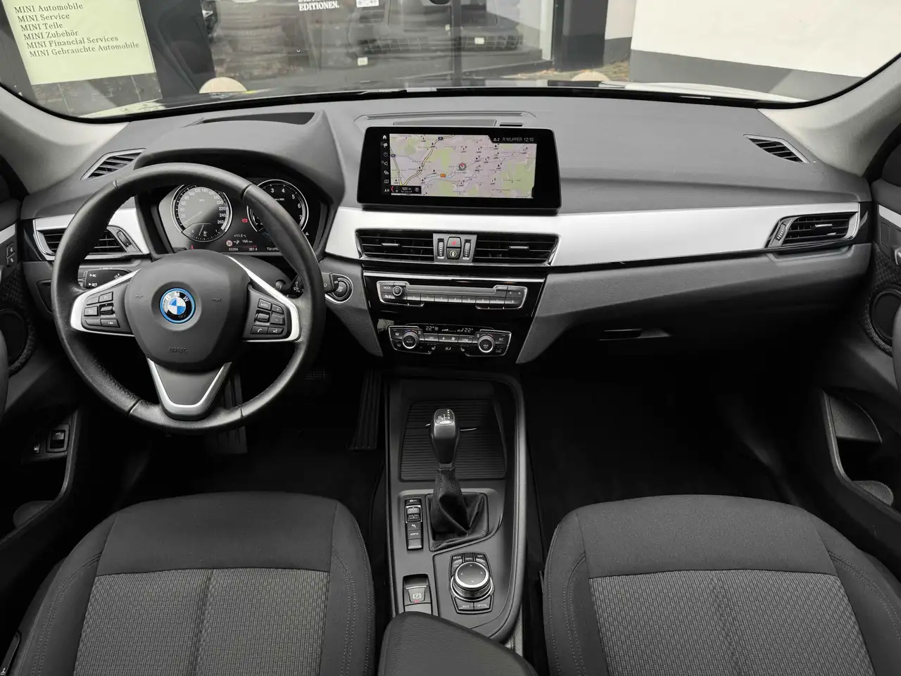 BMW X1 xDrive25e LED Navi+ DA PA HuD AHK HiFi DAB Shz 3