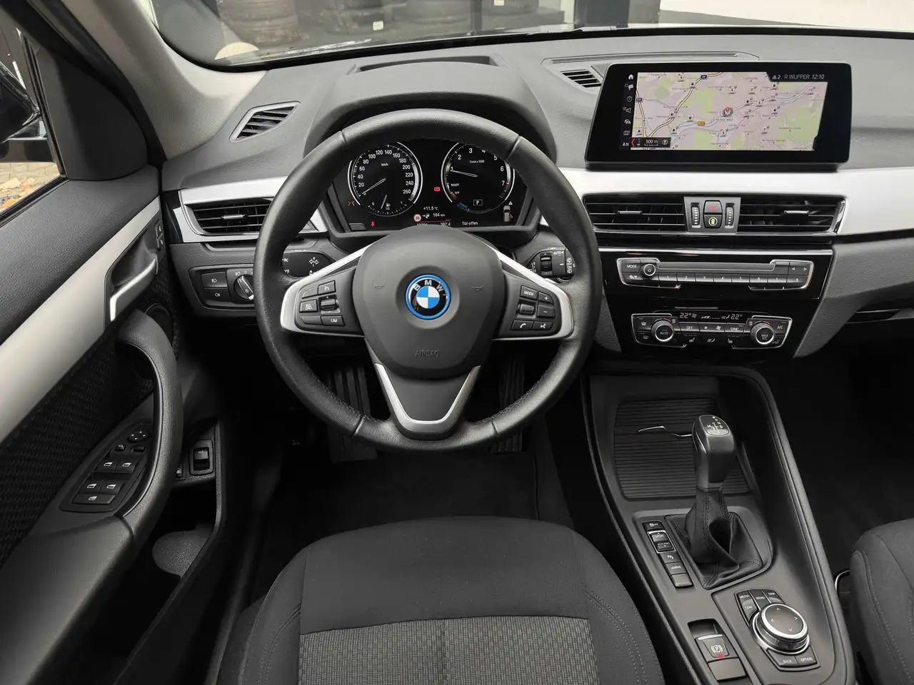 BMW X1 xDrive25e LED Navi+ DA PA HuD AHK HiFi DAB Shz 6