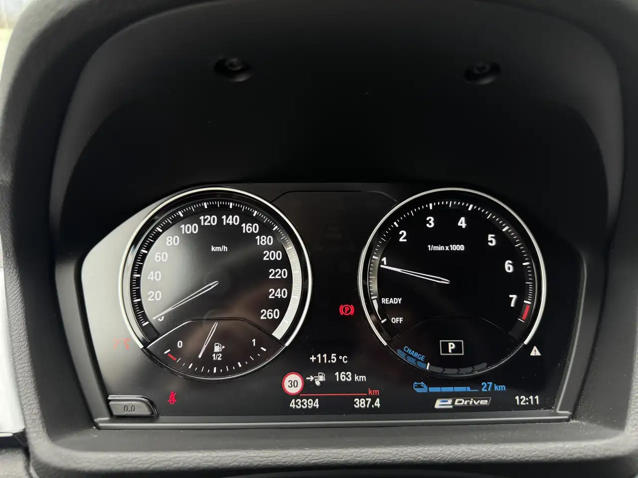 BMW X1 xDrive25e LED Navi+ DA PA HuD AHK HiFi DAB Shz 14
