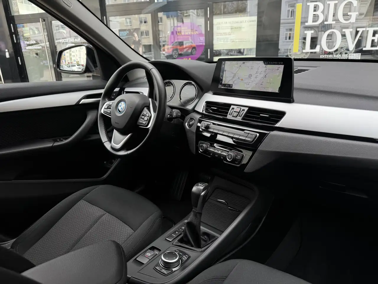 BMW X1 xDrive25e LED Navi+ DA PA HuD AHK HiFi DAB Shz 5