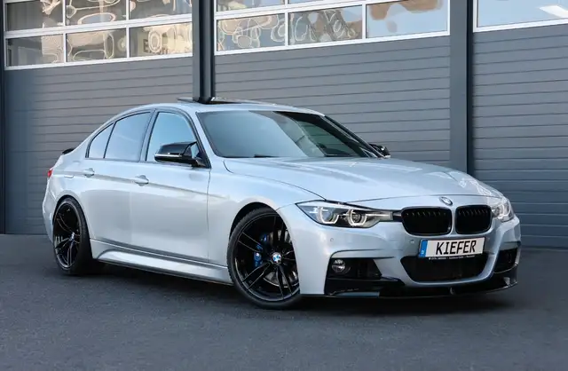BMW 340 i M/H&K/HUD/SHZ/APPLE/Schiebedach/KAMERA/R19