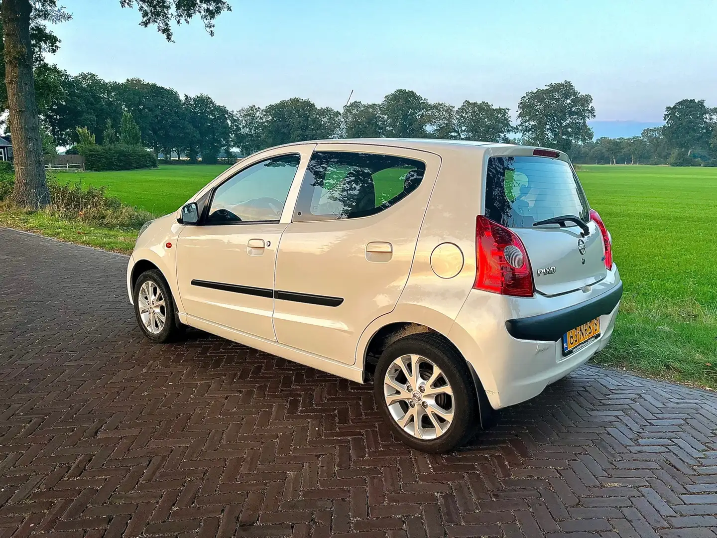 Nissan Pixo 1.0 Acenta 5-deurs N.A.P APK 18-07-2026 Weiß - 2