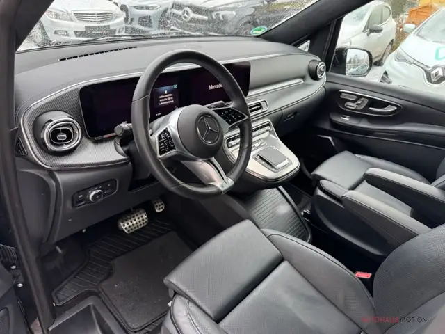 Mercedes-Benz V-Class view 9