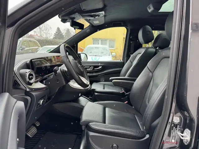 Mercedes-Benz V-Class view 10