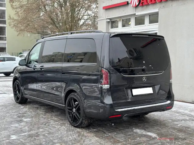 Mercedes-Benz V-Class view 7