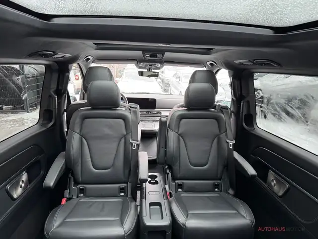 Mercedes-Benz V-Class view 12
