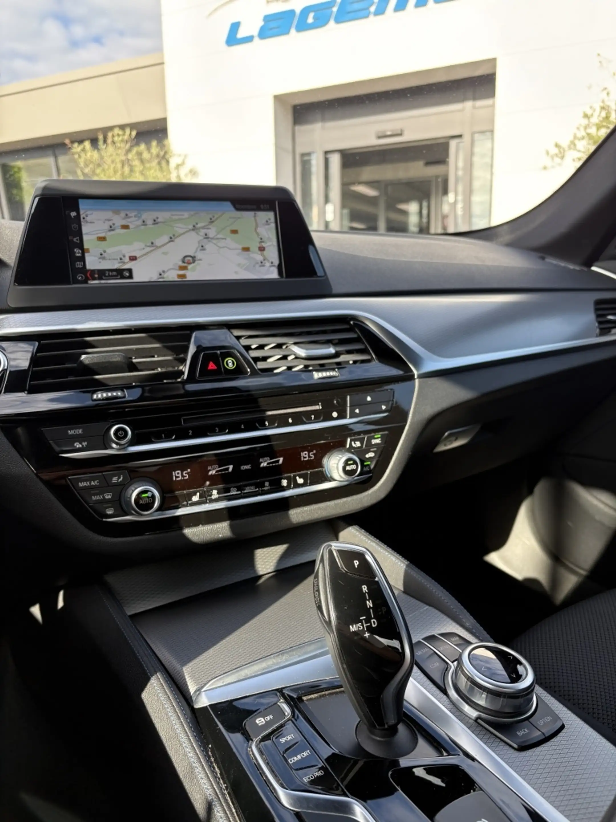 BMW 520 5-serie 520i M-sport | Trekhaak | Elec. stoelen | — photo 24