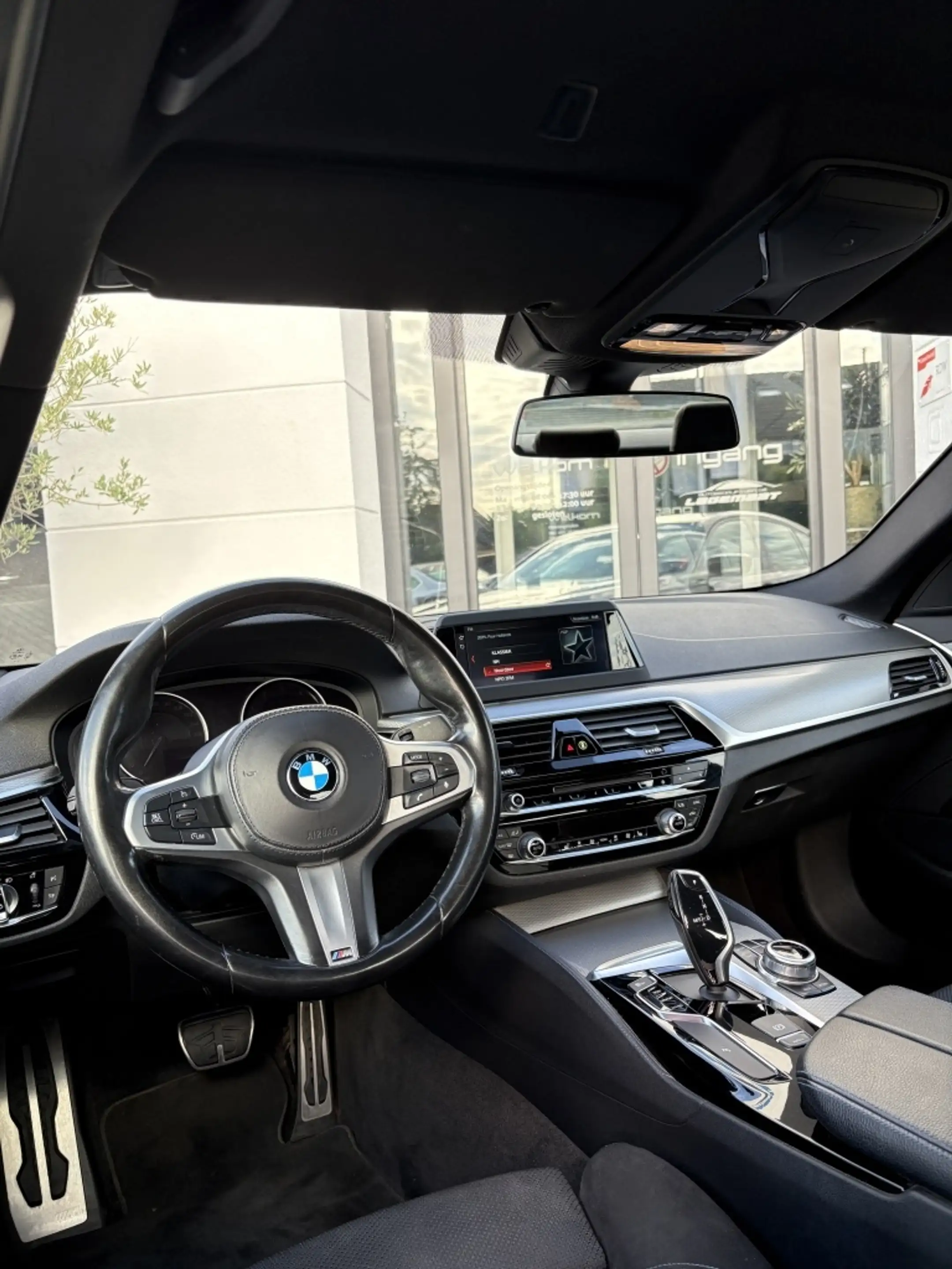 BMW 520 5-serie 520i M-sport | Trekhaak | Elec. stoelen | — photo 11
