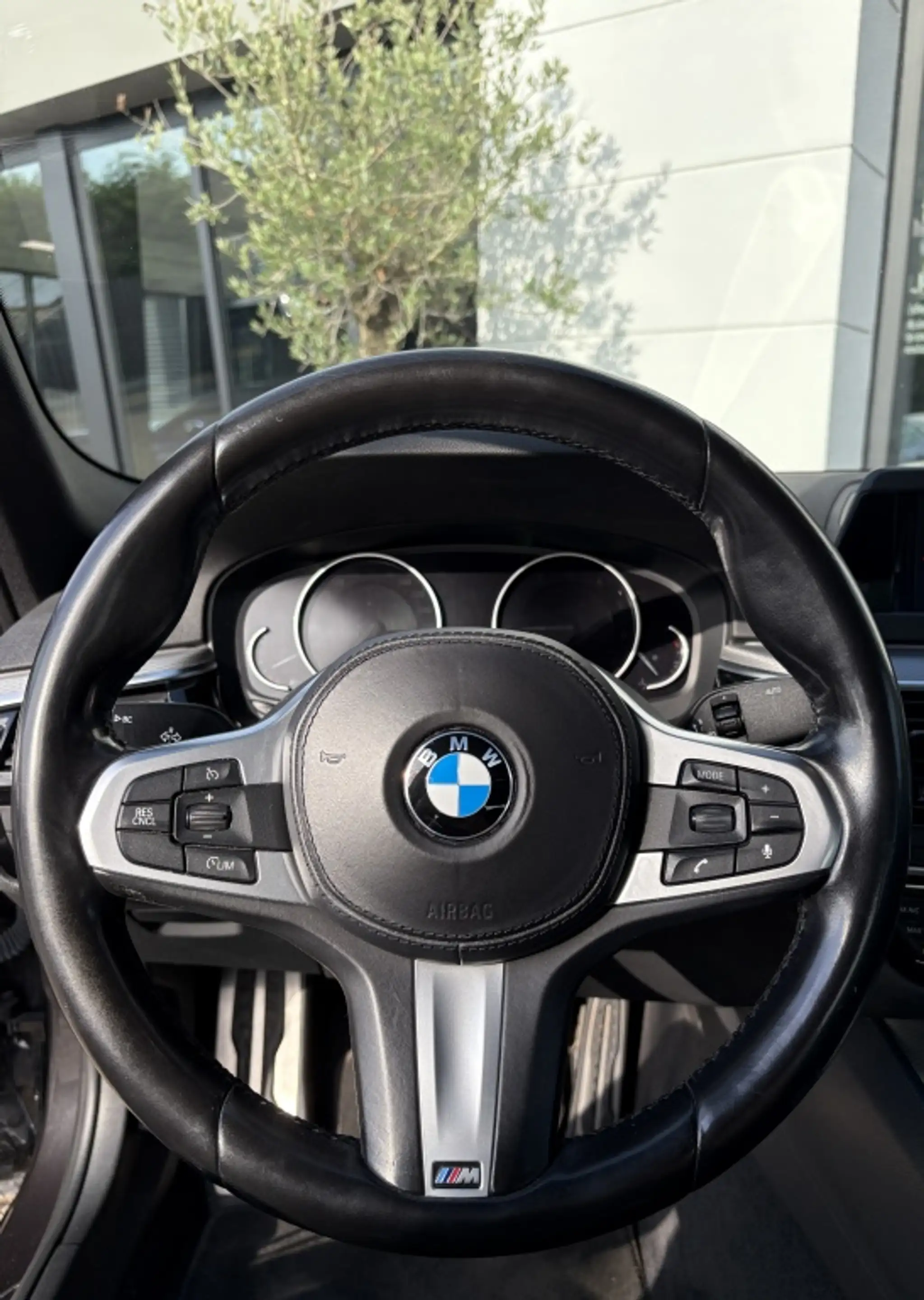 BMW 520 5-serie 520i M-sport | Trekhaak | Elec. stoelen | — photo 15