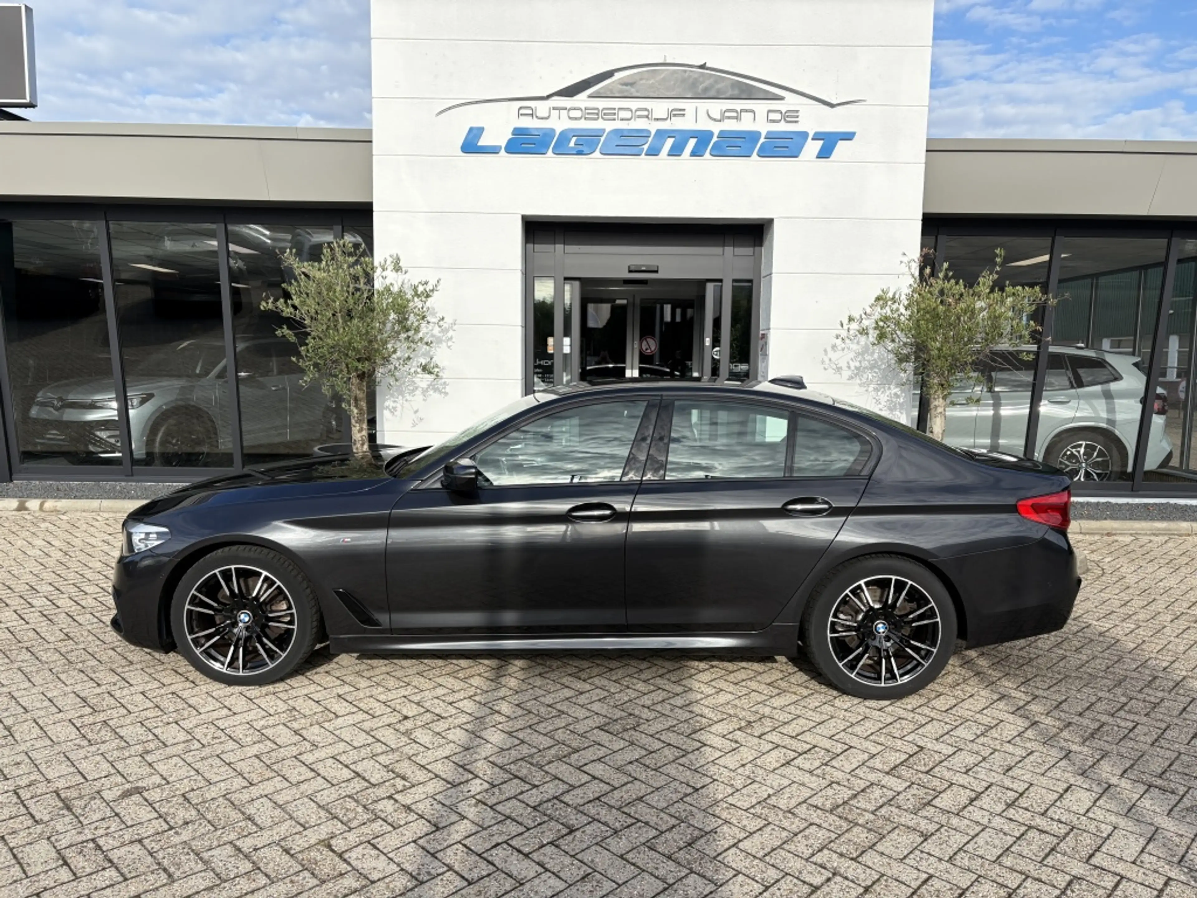 BMW 520 5-serie 520i M-sport | Trekhaak | Elec. stoelen | — photo 2
