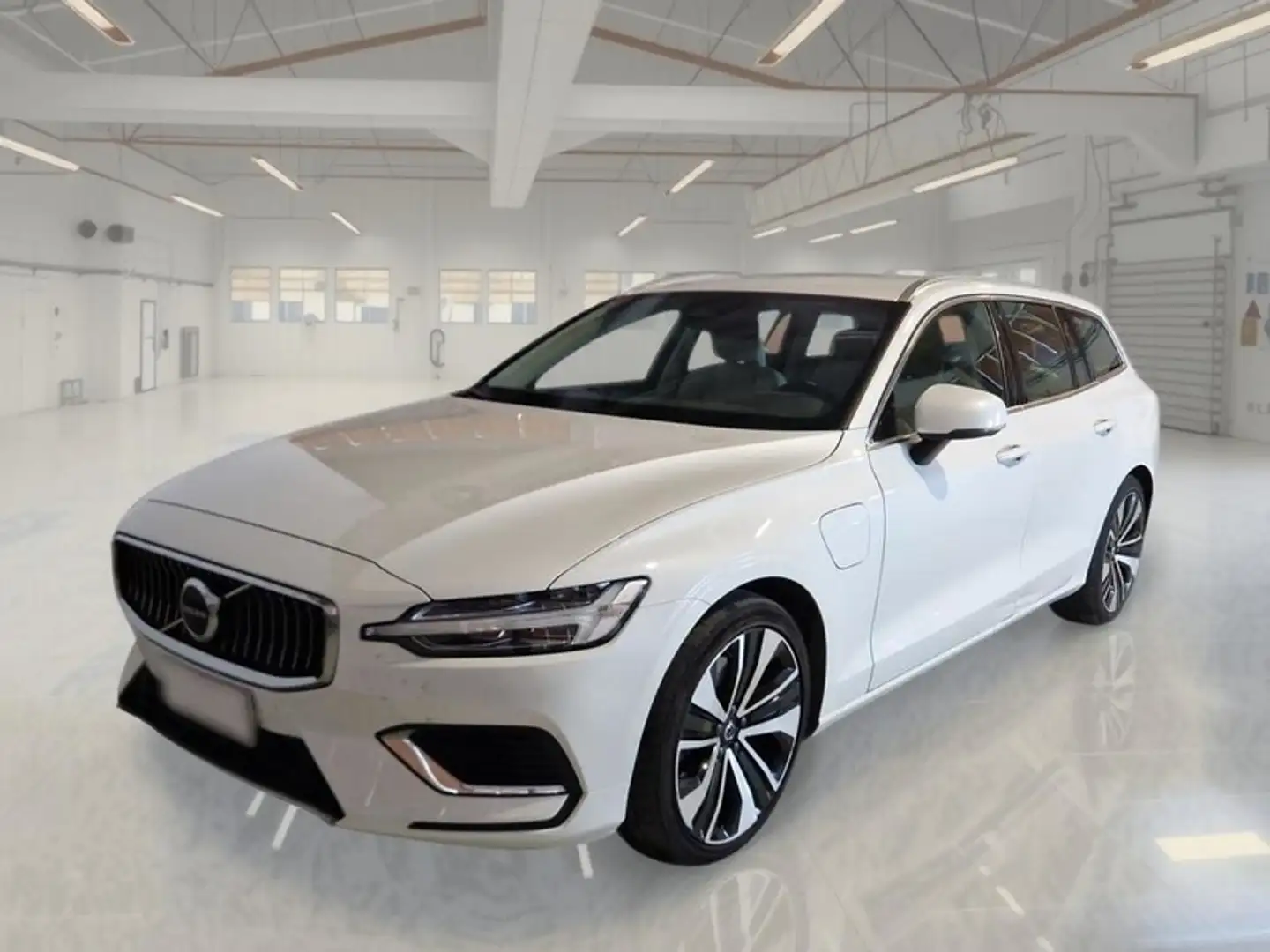 Volvo V60 T6 plug-in AWD autom. ESSENTIAL WAGON - 1