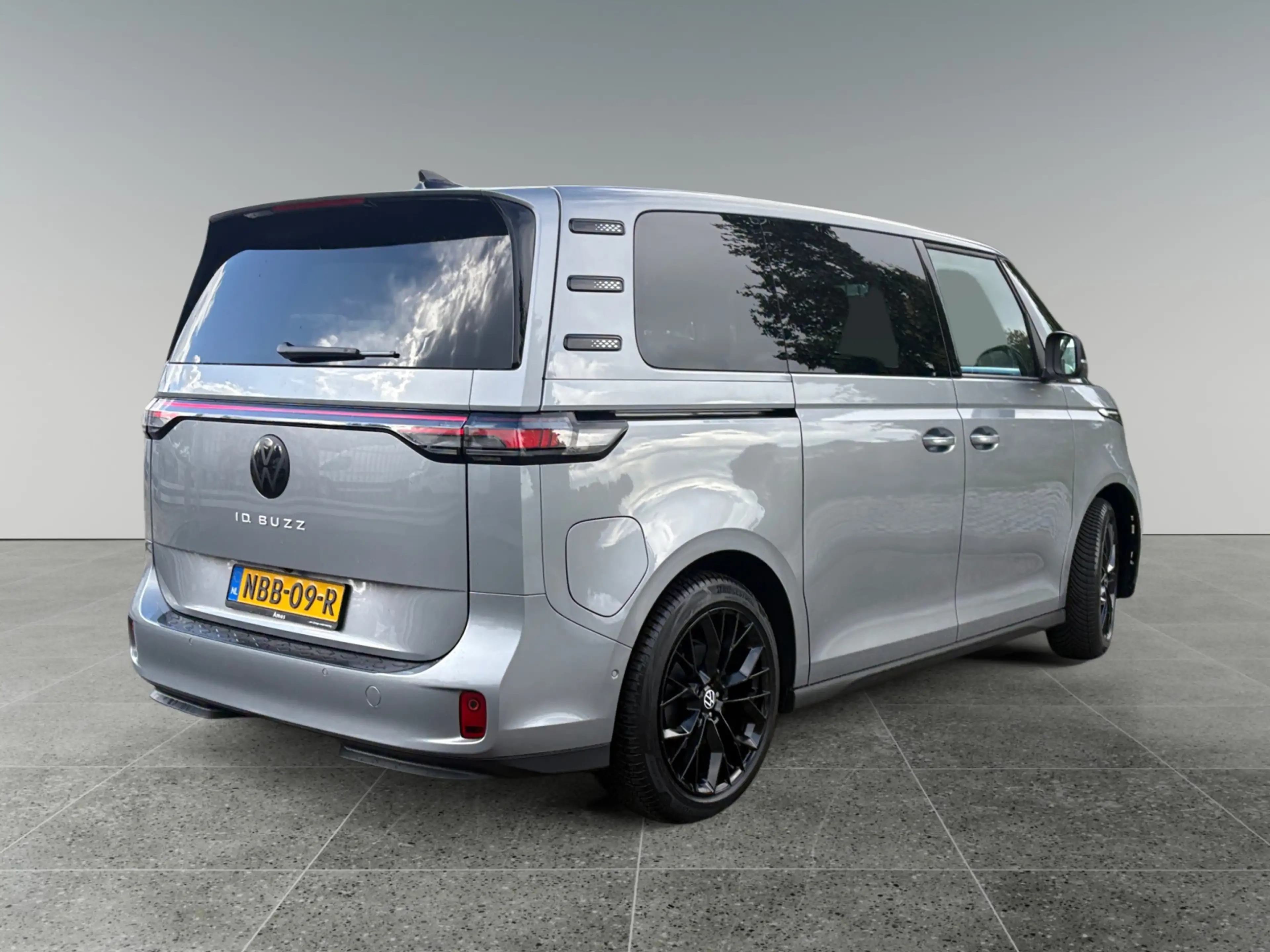 Volkswagen ID. Buzz Pro Limited Edition 79 kWh | 20 inch LMV | Design — photo 8