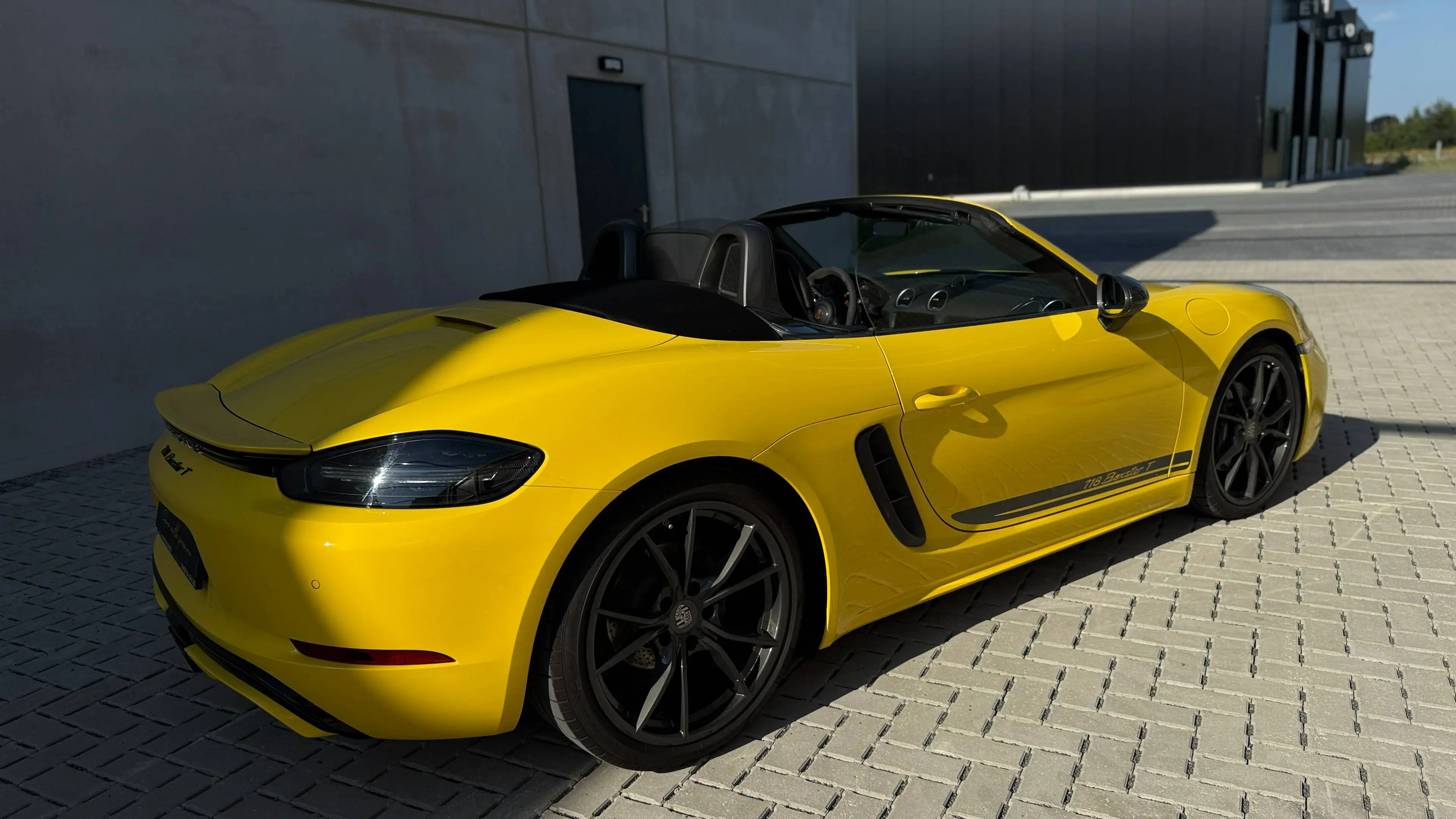 Porsche 718 718 Boxster T 2.0 Turbo — photo 7
