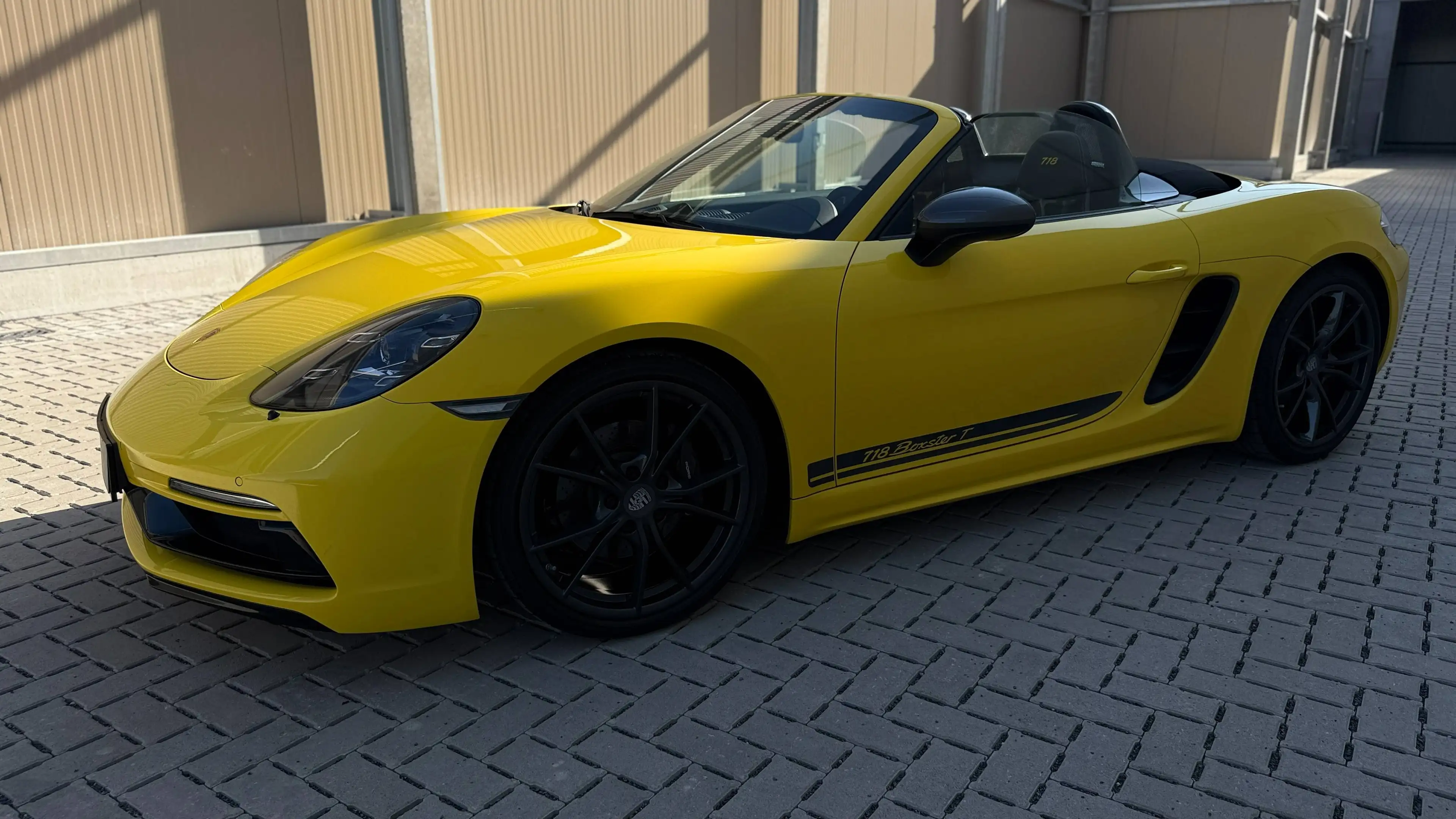 Porsche 718 718 Boxster T 2.0 Turbo — photo 2