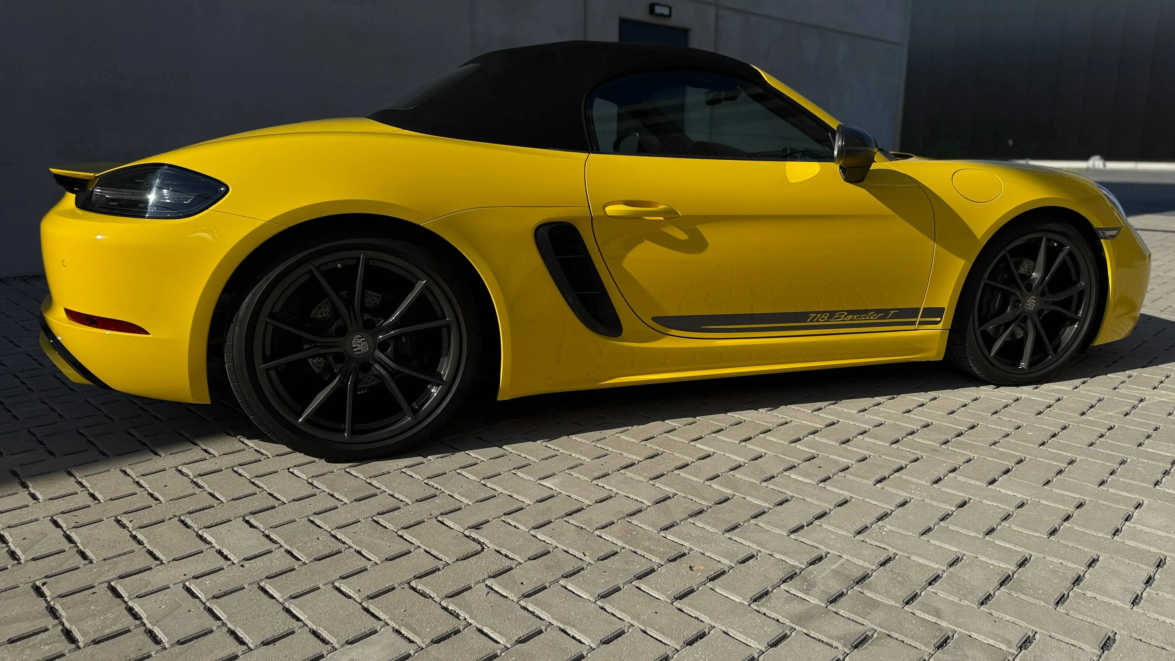 Porsche 718 718 Boxster T 2.0 Turbo — photo 6