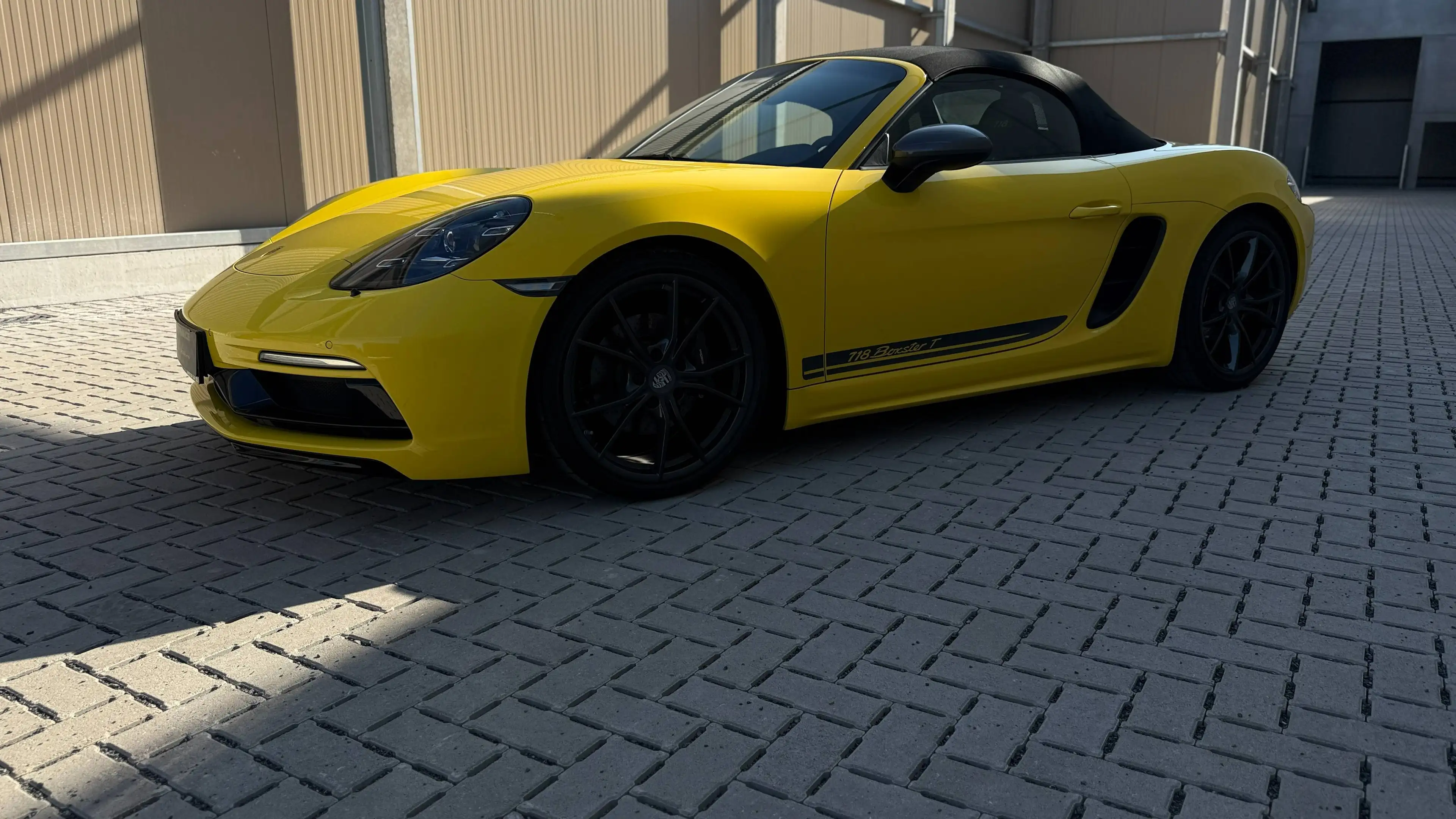 Porsche 718 718 Boxster T 2.0 Turbo — photo 4