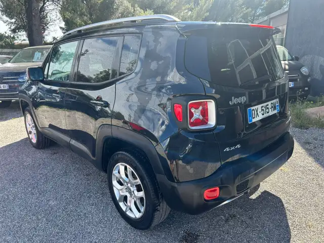 Jeep Renegade view 3