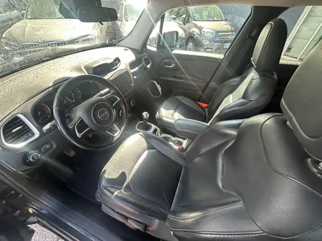 Jeep Renegade view 8