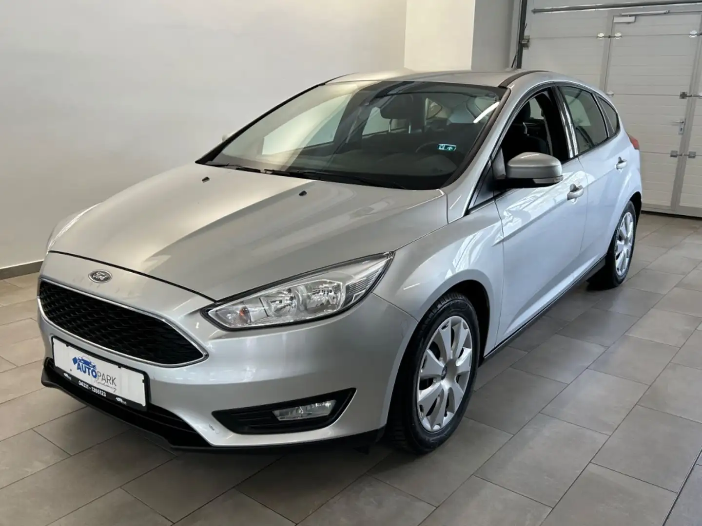 Ford Focus 1,6 Ti-VCT 63kW Trend *AHK * Plateado - 1