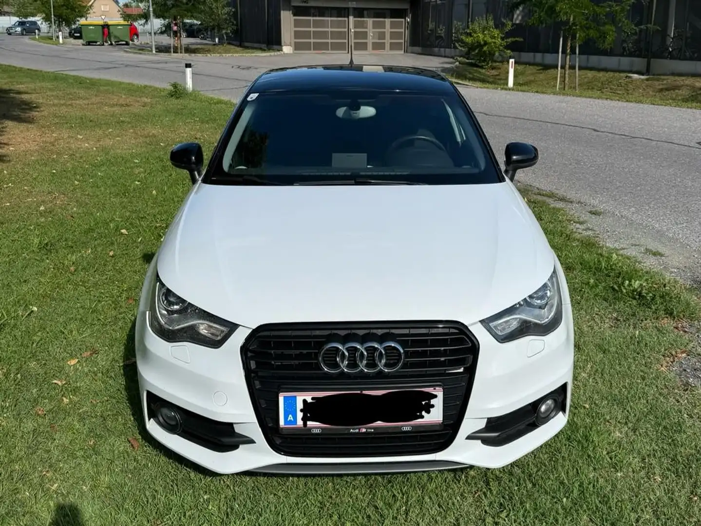 Audi A1 A1 SB 1,2 TFSI Admired 2014 Admired 2014 Weiß - 1