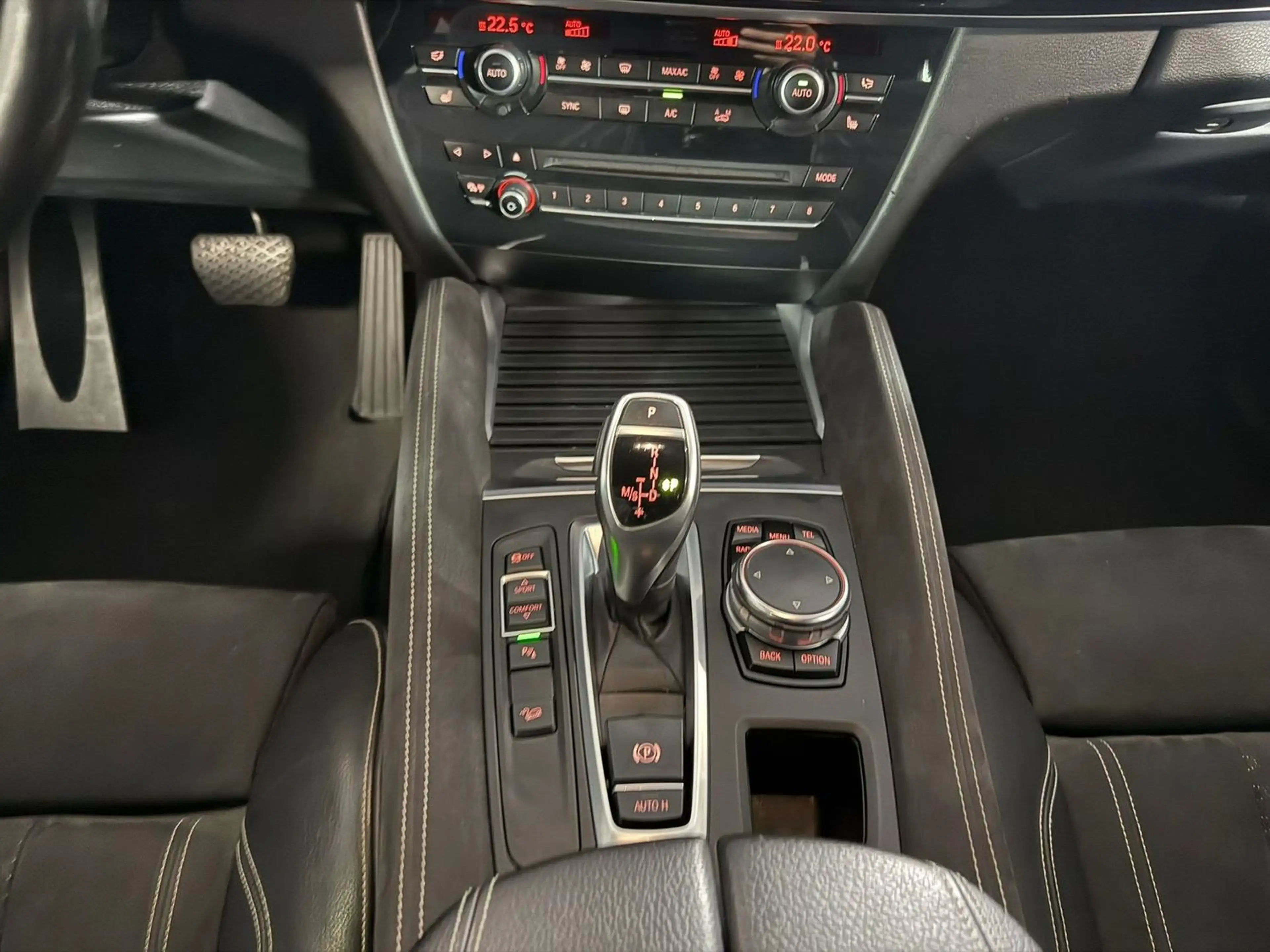 BMW X6 xDrive 30 d M-Paket Leder Klima Navi Virtual. — photo 13