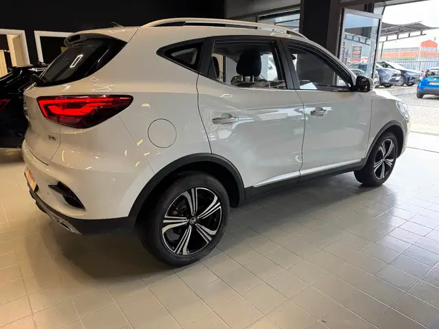 MG ZS view 6