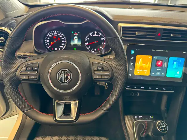 MG ZS view 8