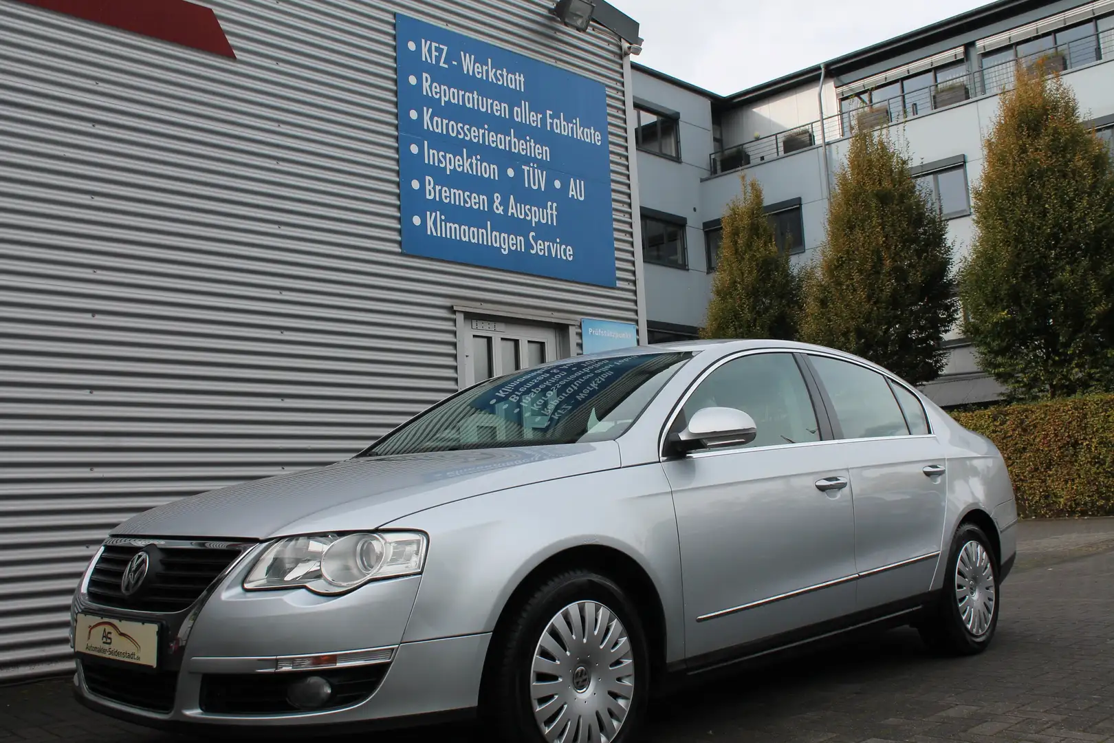 Volkswagen Passat Comfortline 2.0 TDI 140PS,1.Hand nur 126.000km, Gris - 1
