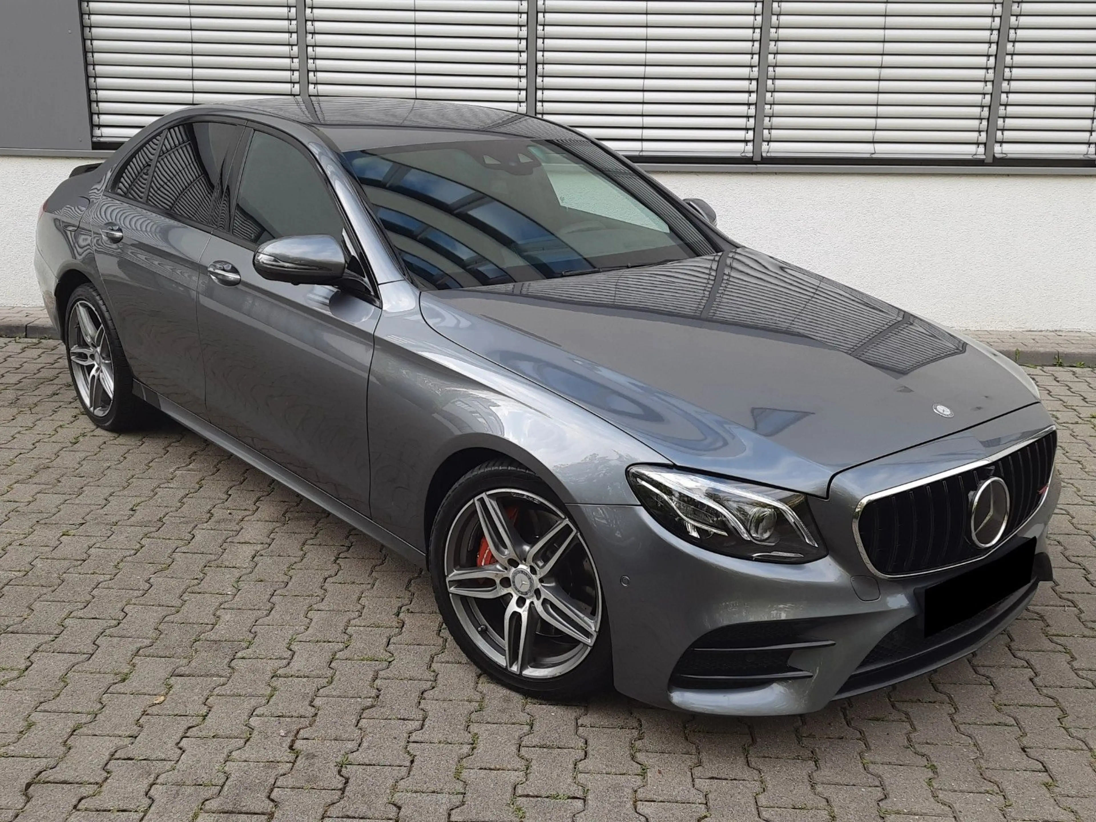 Mercedes-Benz E 350 d Limo/3xAMG-Line/LED/63s Paket/360°/DigiC — photo 4