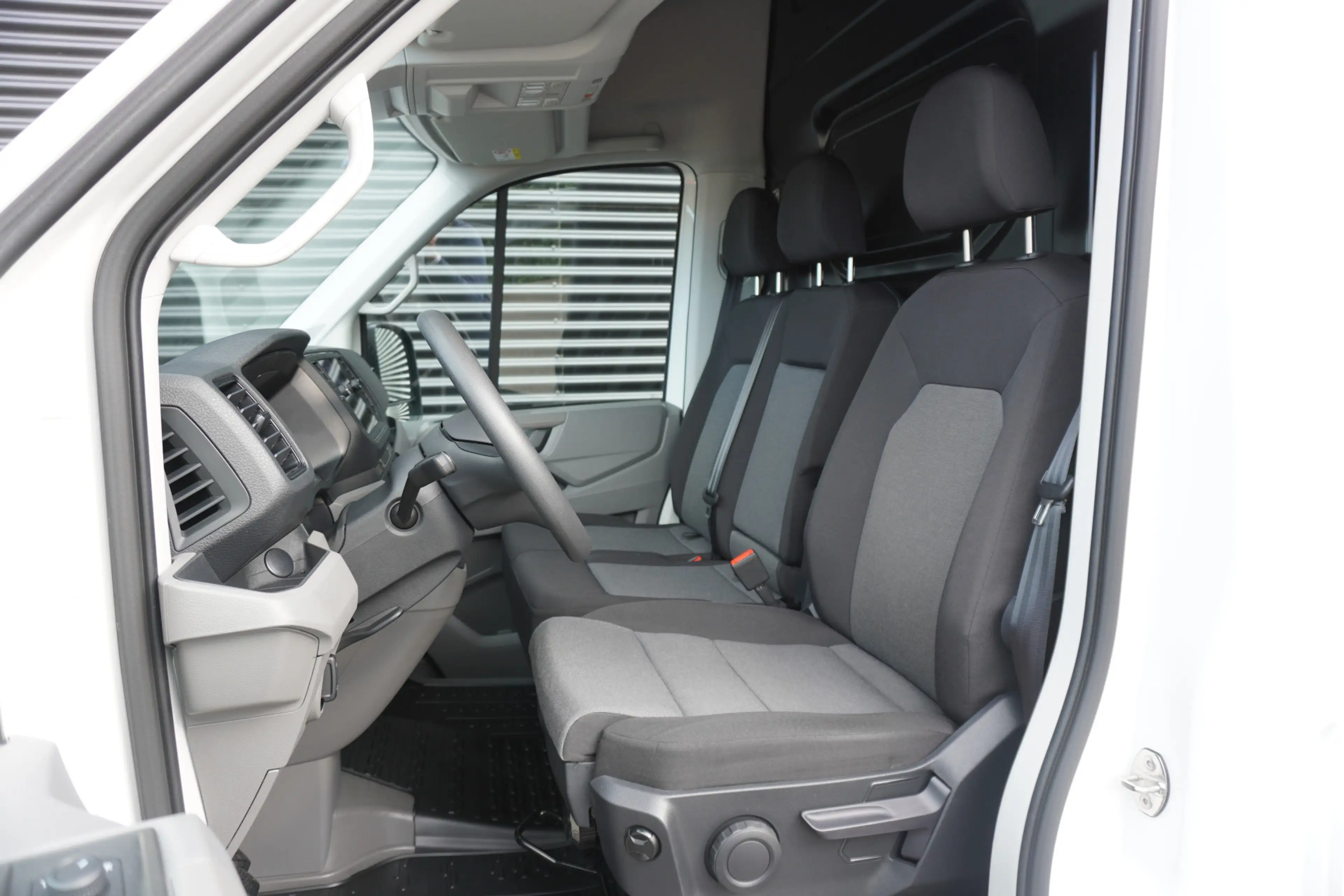Volkswagen Crafter 177pk L3H3/L2H2 Apple Carplay Camera Parkeersensor — photo 5