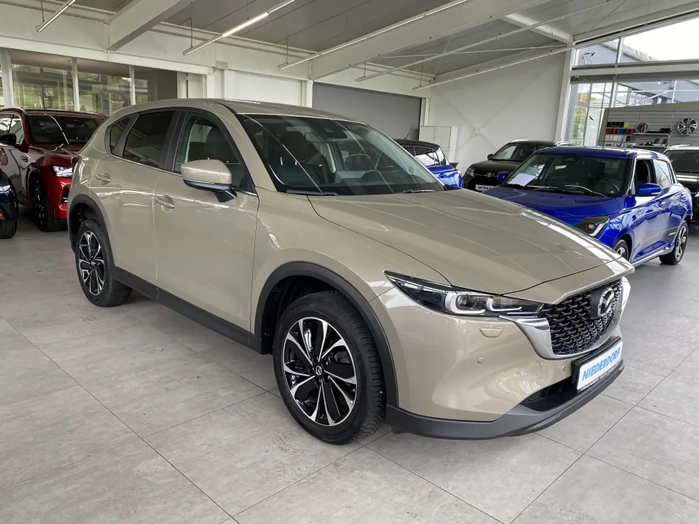 Mazda CX-5 2.5 Advantage AUTOMATIK Бежевый  - 1