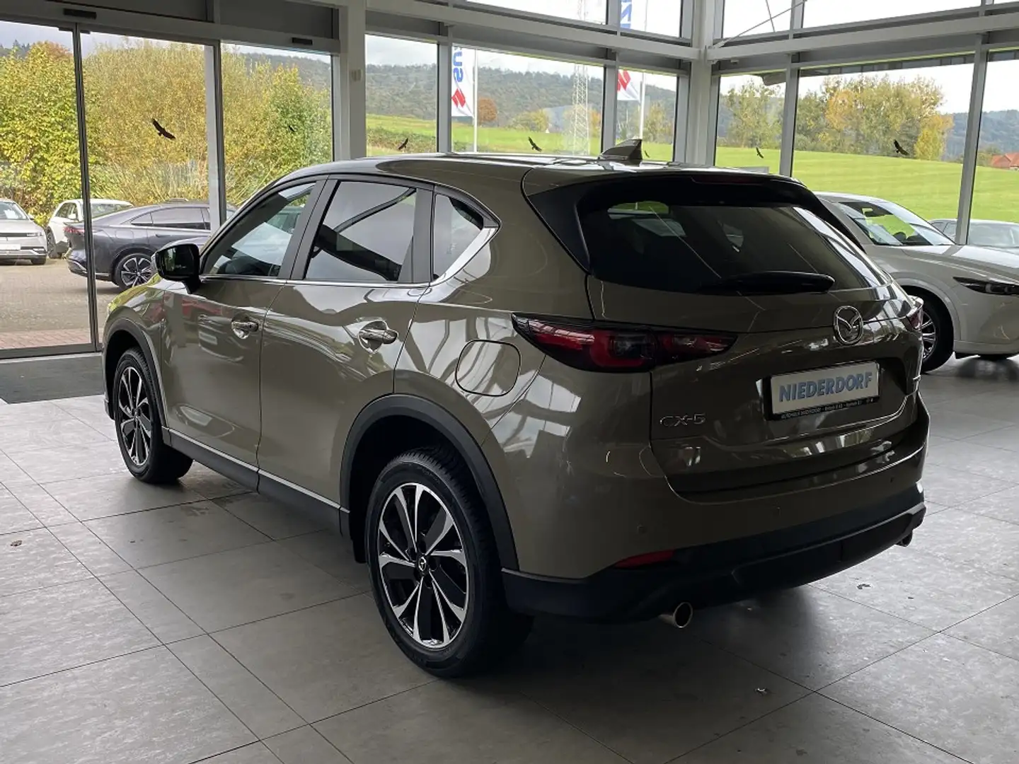 Mazda CX-5 2.5 Advantage AUTOMATIK Бежевый  - 2