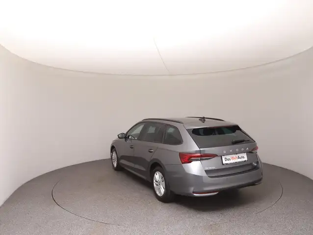Skoda Octavia view 5